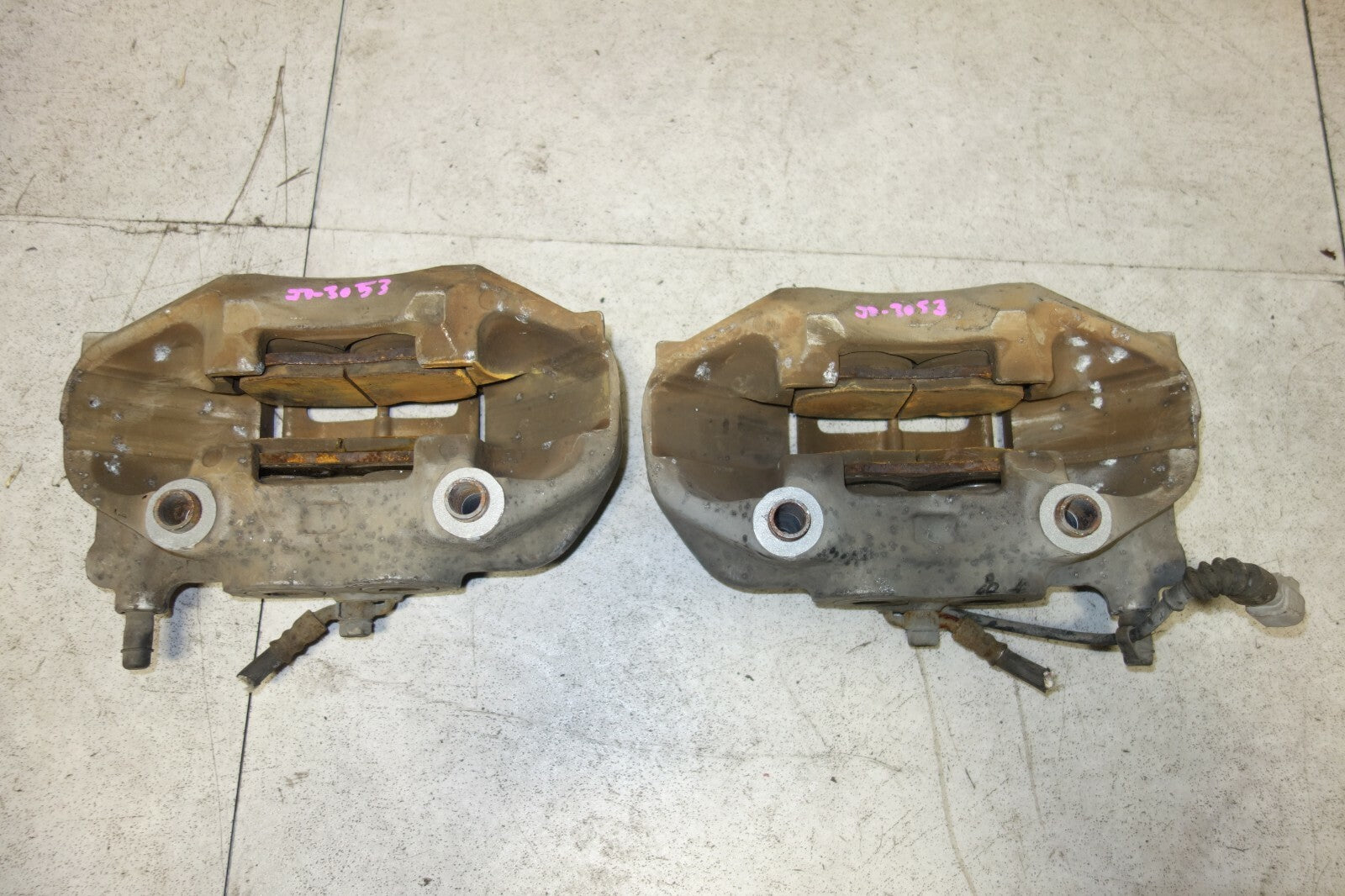 JDM Lexus LS430 OEM Brake Caliper Pair Front Right / Left