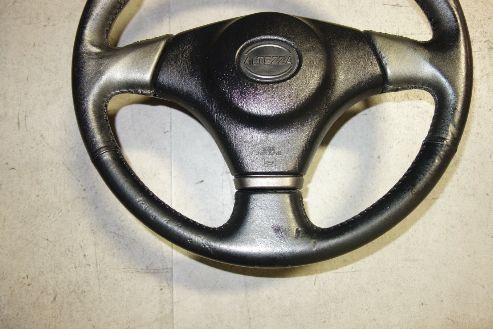 JDM 2001-2005 LEXUS IS300 TOYOTA ALTEZZA SXE10 STEERING WHEEL & HUB Fits:IS300