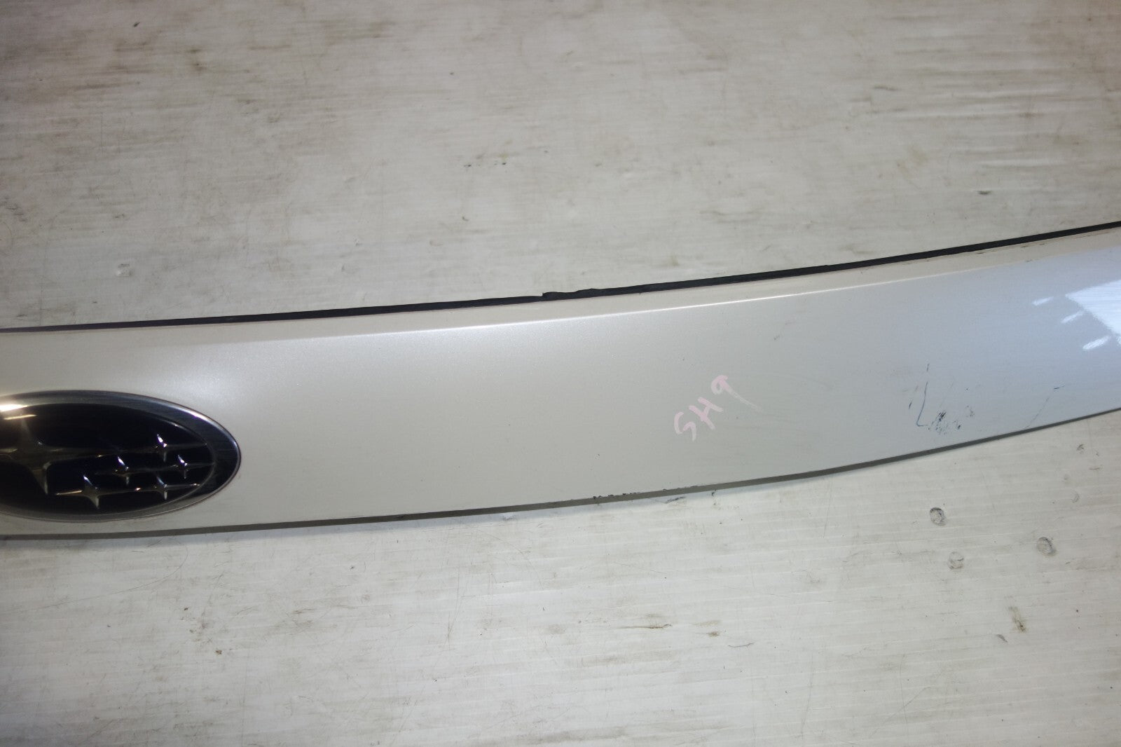 JDM Subaru Forester Rear Garnish 2009 2010 2011 2012 2013 OEM SH9 Center Garnish