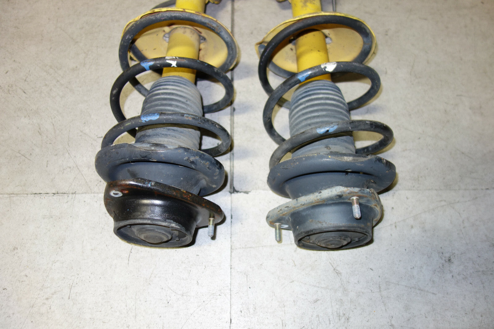 JDM Subaru Legacy Impreza WRX STi Forester Front Shocks Coil Spring Struts 90-04