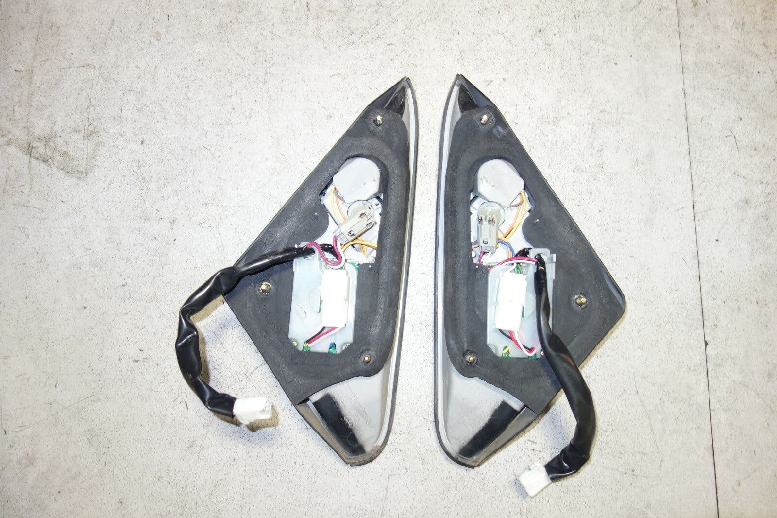 JDM Lexus LS430 Toyota Celsior Taillights Taillamps Inner Pair 2004 2005 2006
