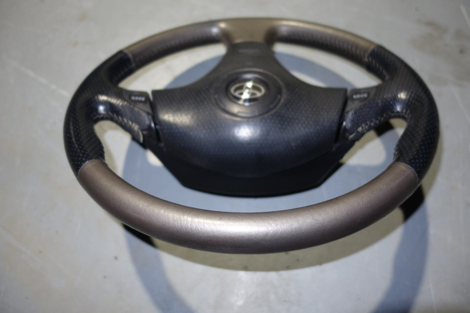 JDM Toyota Celica Steering Wheel & hub ZZT231 ZZT230 2001-2005