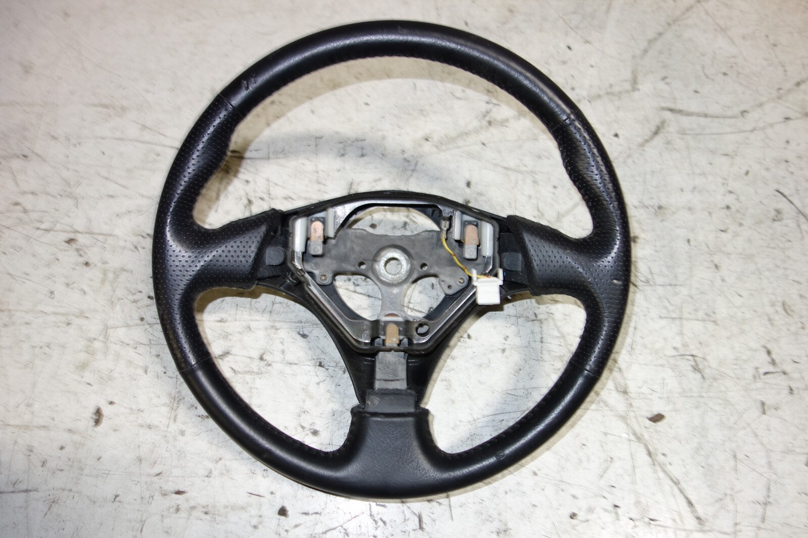 JDM 2000-2005 TOYOTA CELICA STEERING WHEEL ZZT231 ZZT230