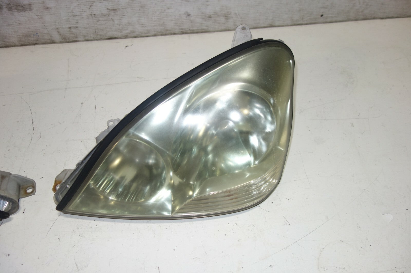 JDM Lexus LS430 Toyota Celsior Headlights 2001 2002 2003 OEM Genuine UCF31 Xenon