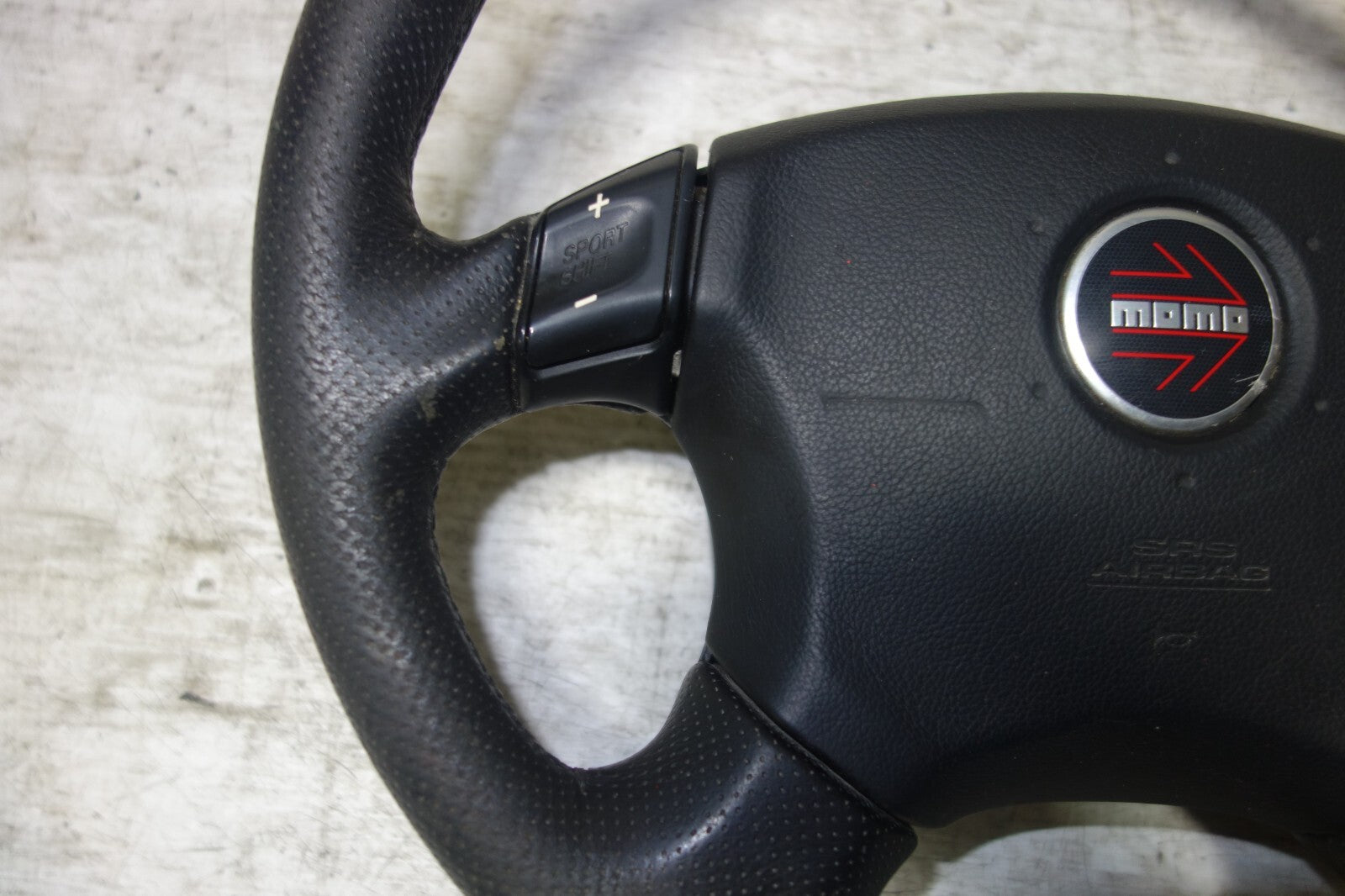 JDM Subaru Forester MoMo Steering Wheel 2003 2004 2005 2006 2007 2008 OEM Japan