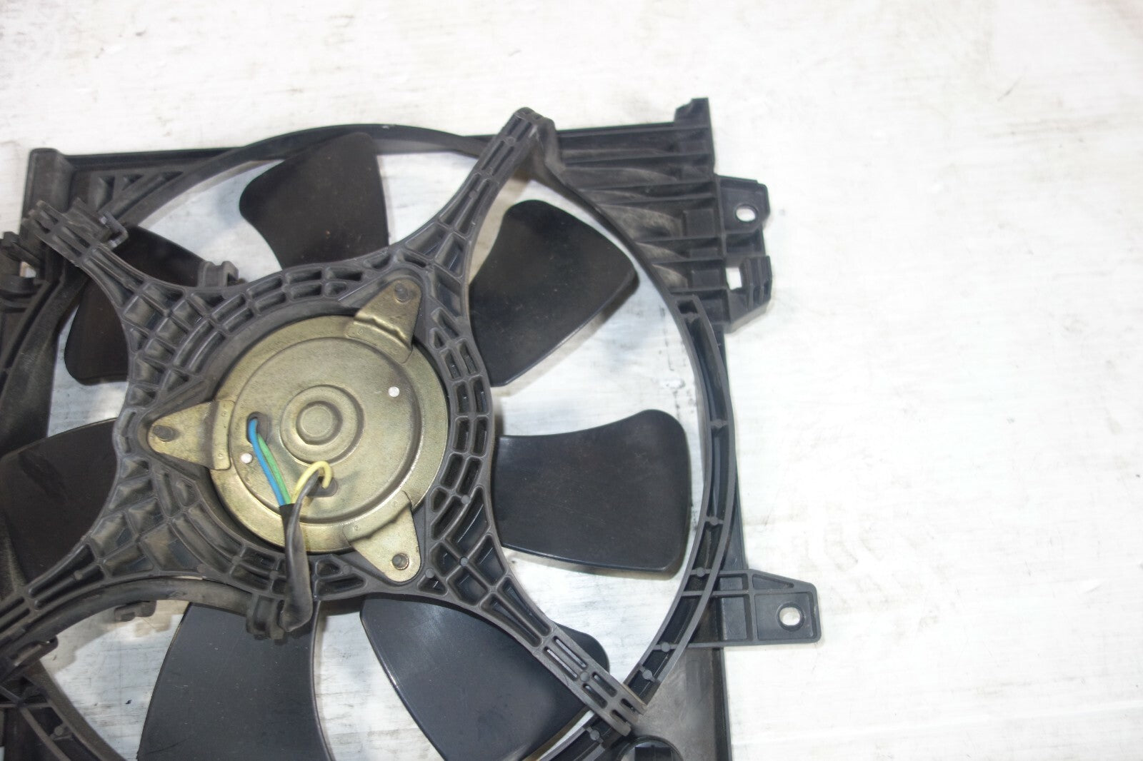JDM SUBARU IMPREZA WRX ENGINE RADIATOR COOLING FAN ASSEMBLY SHROUD 2002-2007