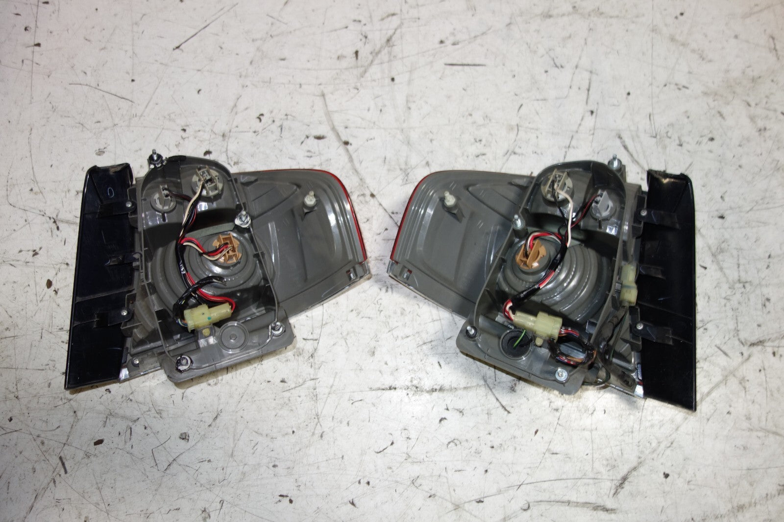 JDM SUBARU LEGACY BL5 OEM USED TAIL LIGHTS LAMPS 4 DOOR SEDAN 2005-2009