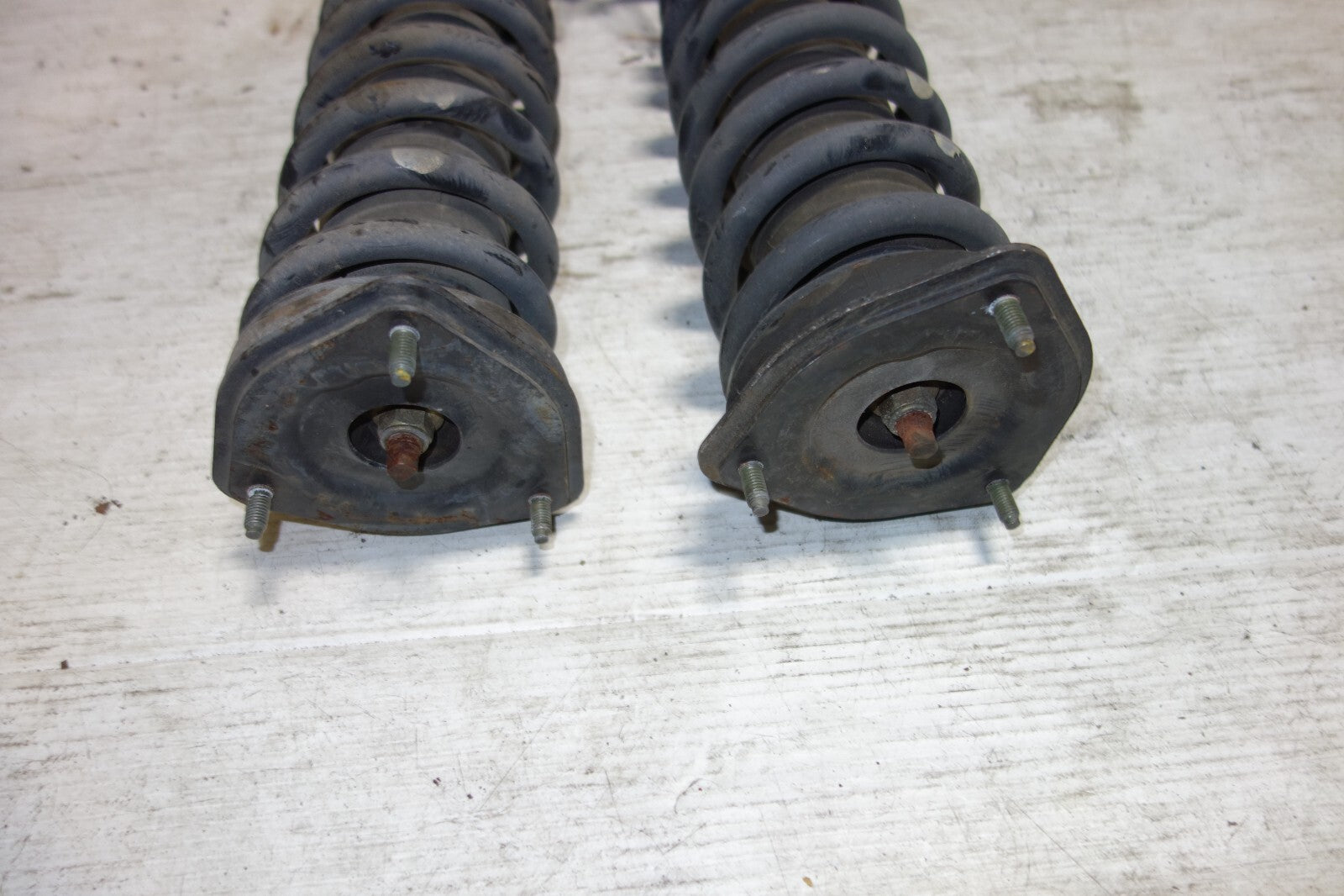 JDM GENUINE INFINITI FUGA OEM FRONT SHOCKS STRUTS SUSPENSION 2006-2010