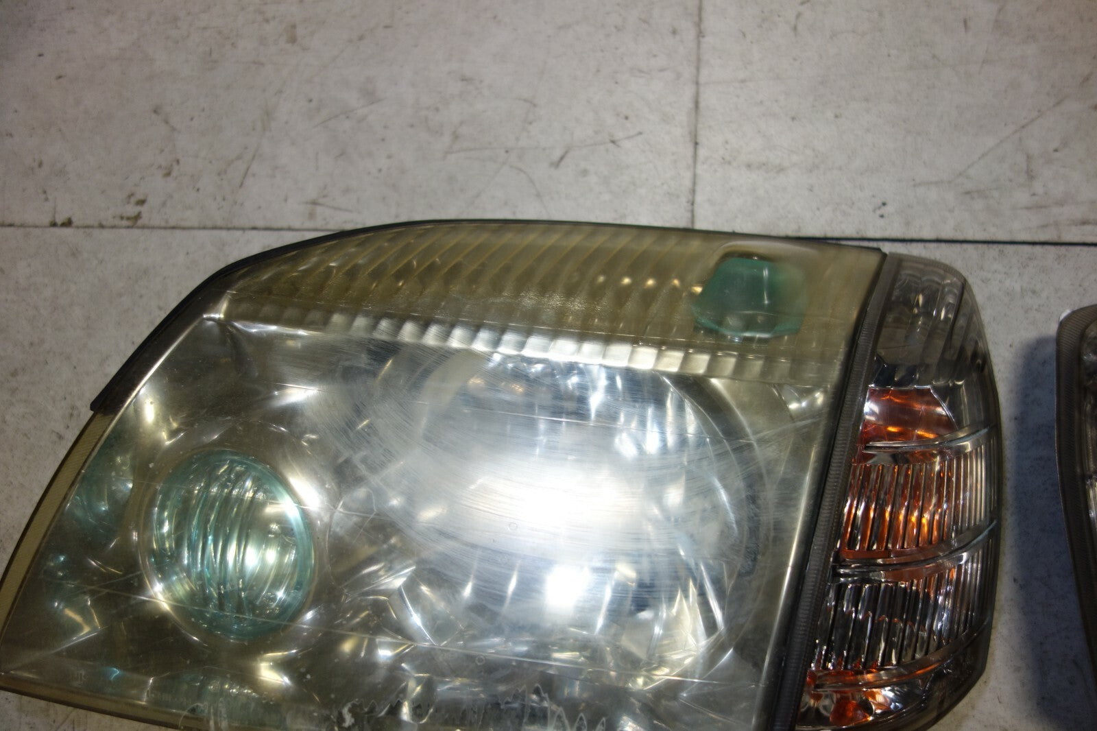 JDM Nissan X-Trail GT OEM Front Headlights Left Right PNT30 Left & Right 2000-06