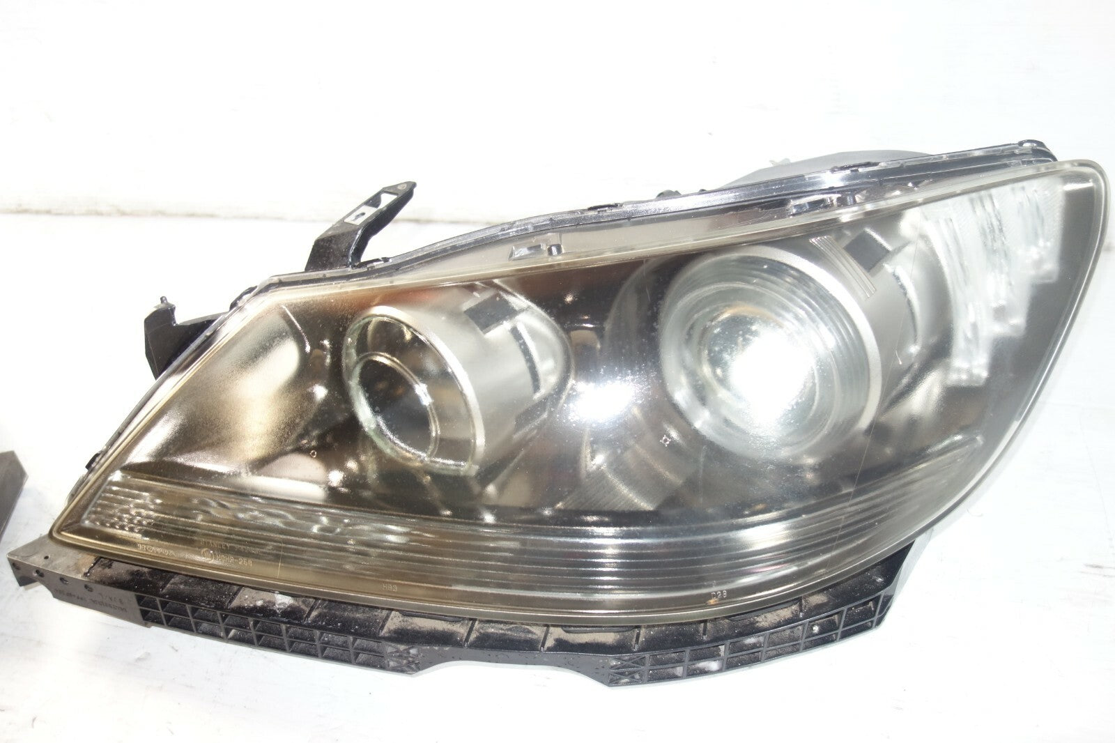 JDM 05-08 GENUINE ACURA RL CLEAR OEM HID HEAD LIGHTS KB1 HEADLIGHTS PAIR LH & RH