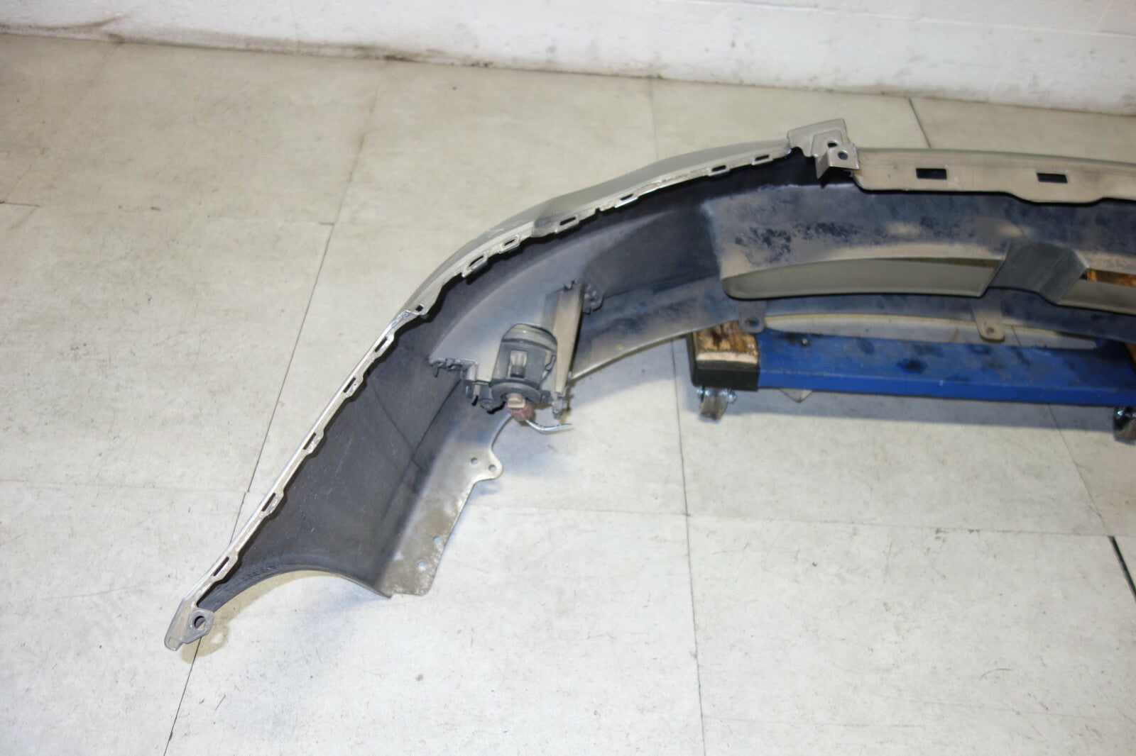 JDM 2008-2009 SUBARU LEGACY FRONT BUMPER COVER WITH FOG LIGHTS BP9 2008-2009