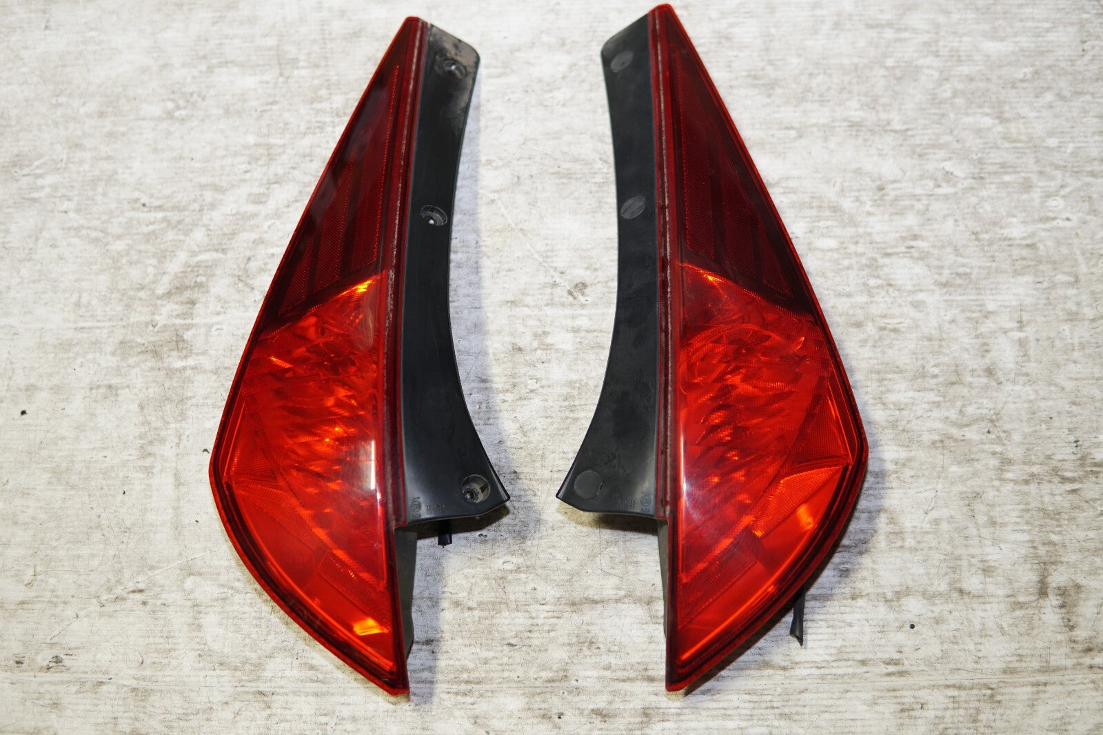 JDM 2003-2005 NISSAN 350Z Z33 OEM GENUINE TAIL LIGHT PAIR TAILLIGHT LEFT & RIGHT