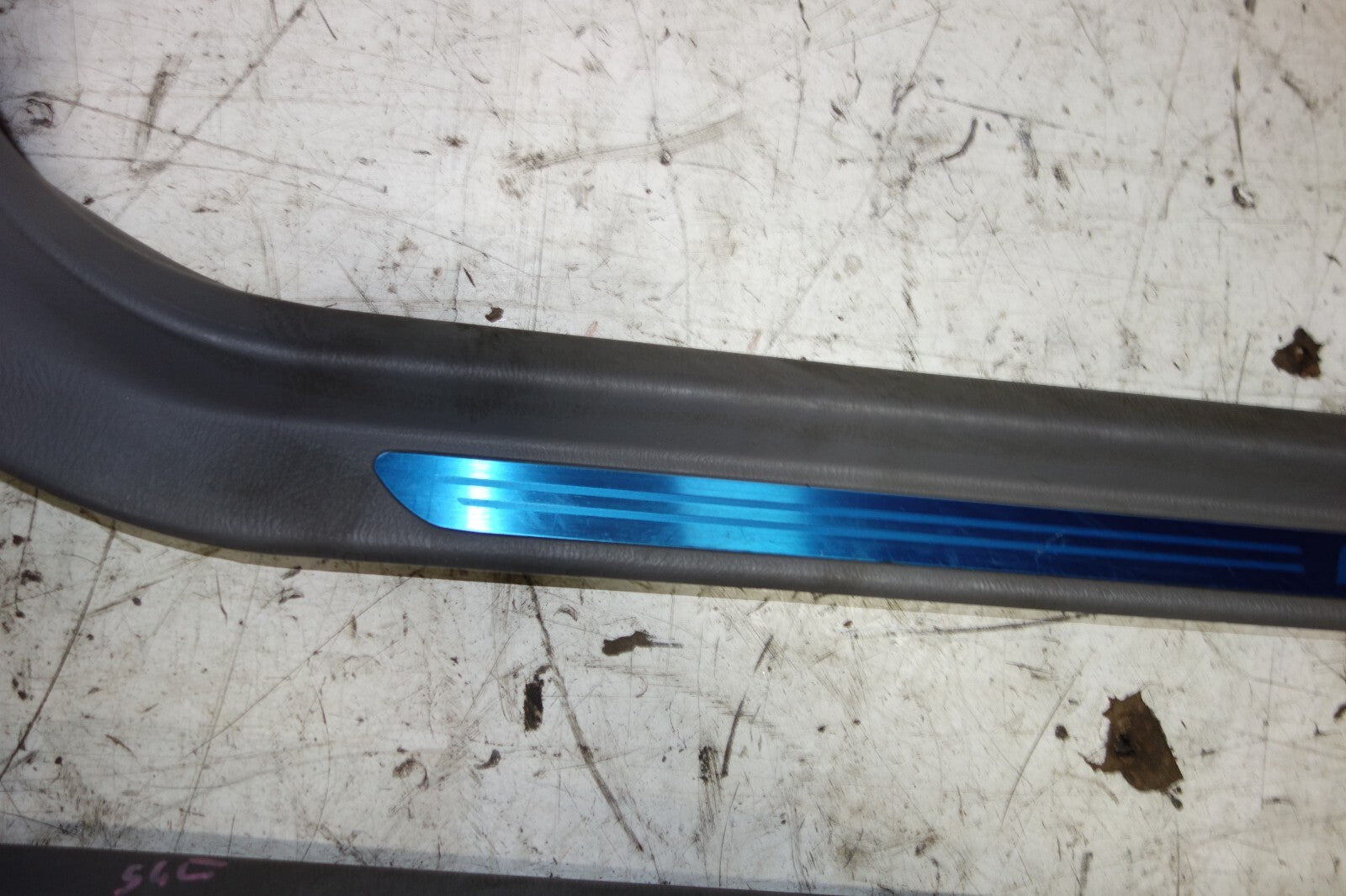 JDM SUBARU FORESTER OEM FRONT DOOR SILLS SCUFF PLATES STEPS SILL 2003-2008
