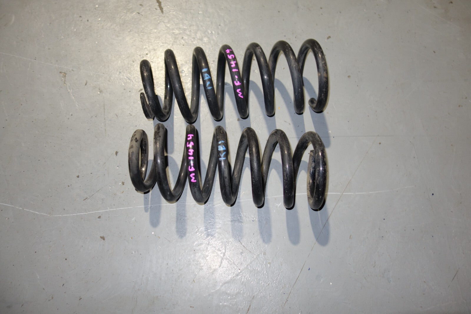 JDM 2005-2008 ACURA RL KB1 OEM REAR SPRINGS Fits : RL HONDA LEGEND JAPAN