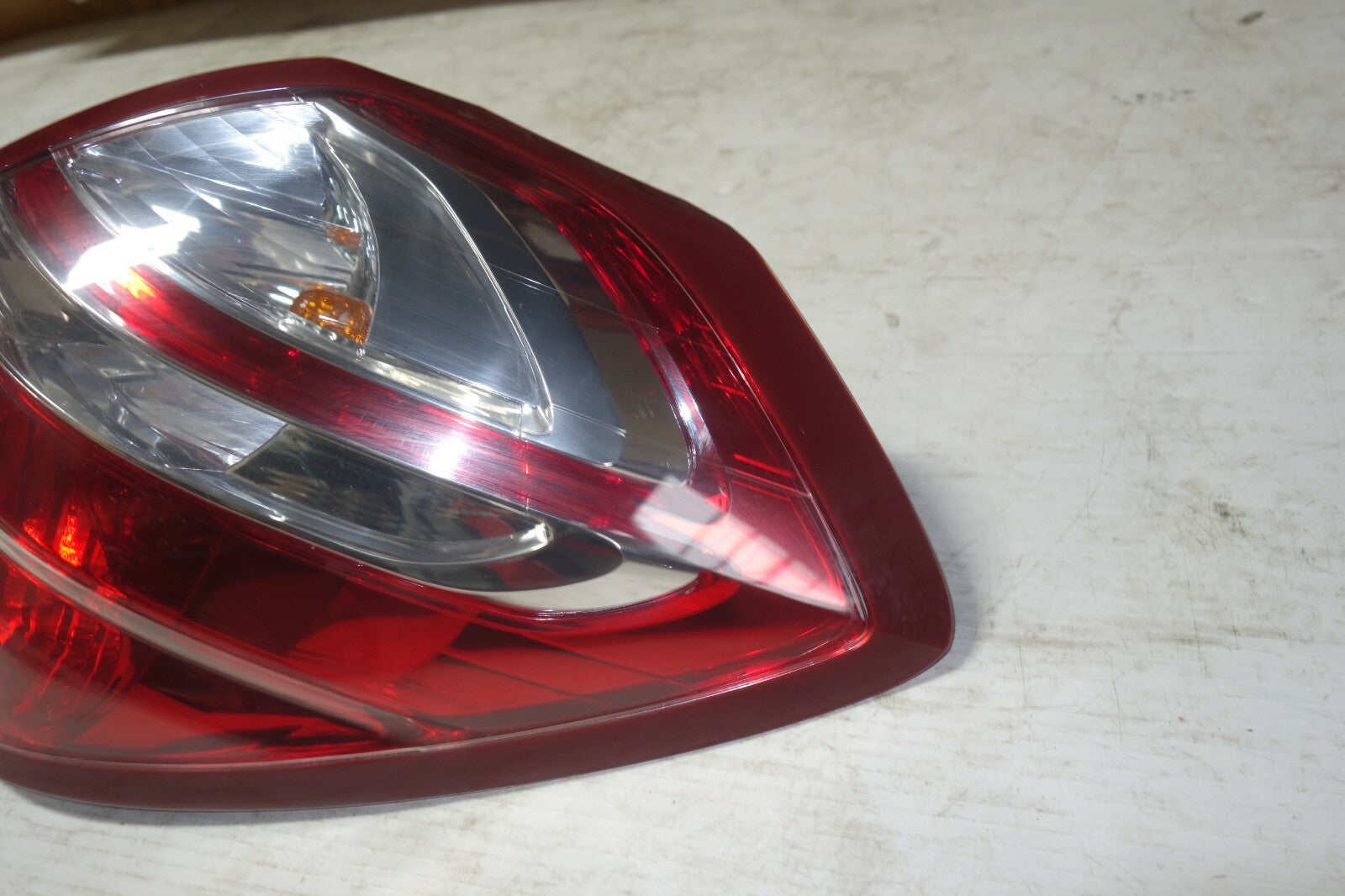 JDM 2005-2009 SUBARU LEGACY OUTBACK KOUKI OEM RIGHT SIDE TAIL LIGHT TAIL LAMP
