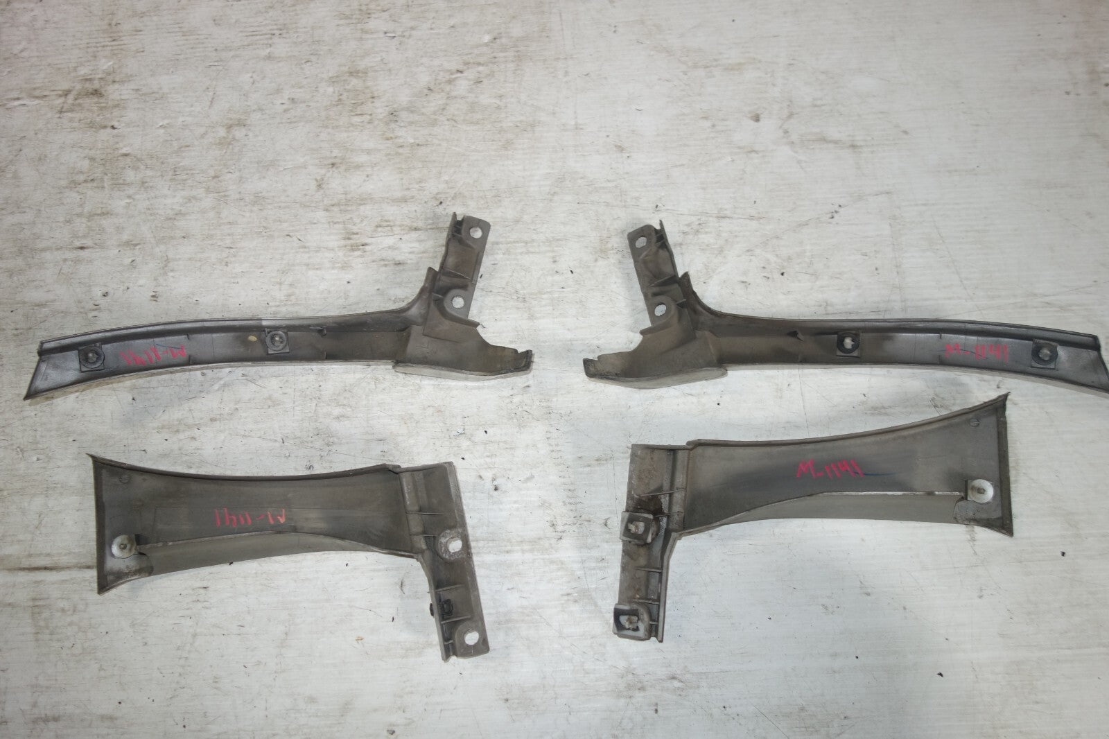 JDM 1998-2002 SUBARU FORESTER STi SF5 OEM SIDE SKIRTS FENDER FILLERS FORESTER
