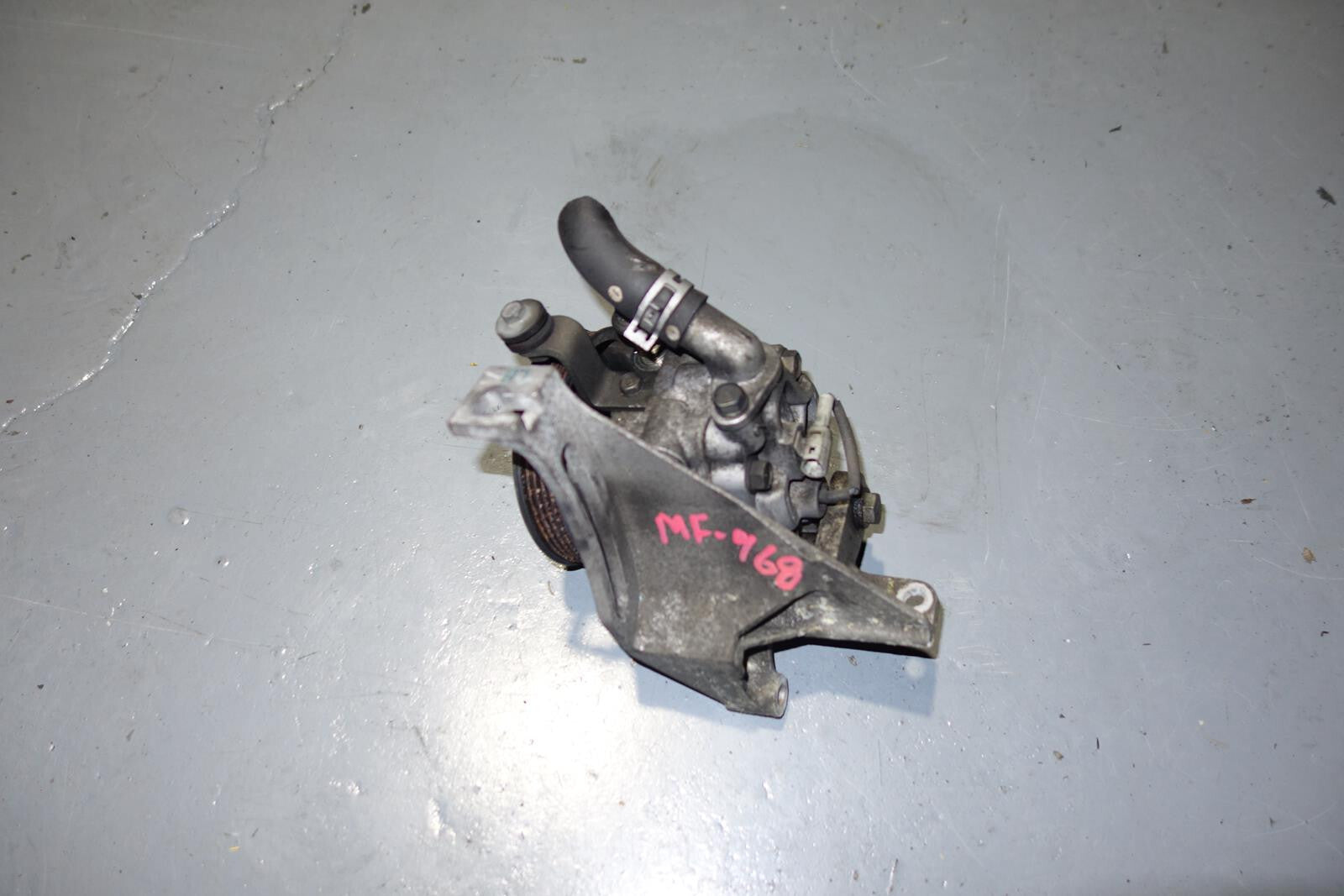JDM Subaru Legacy B4 EJ208 EJ206 Twin Turbo Power Steering Pump 2000-2004