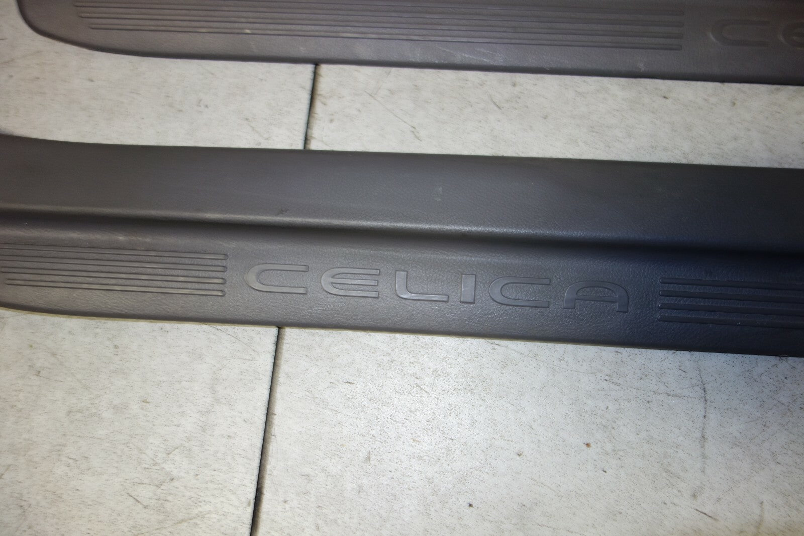 JDM 2001-2005 TOYOTA CELICA GT GT-S OEM DOOR SILLS TRIM SCUFF PLATES SIDE STEPS