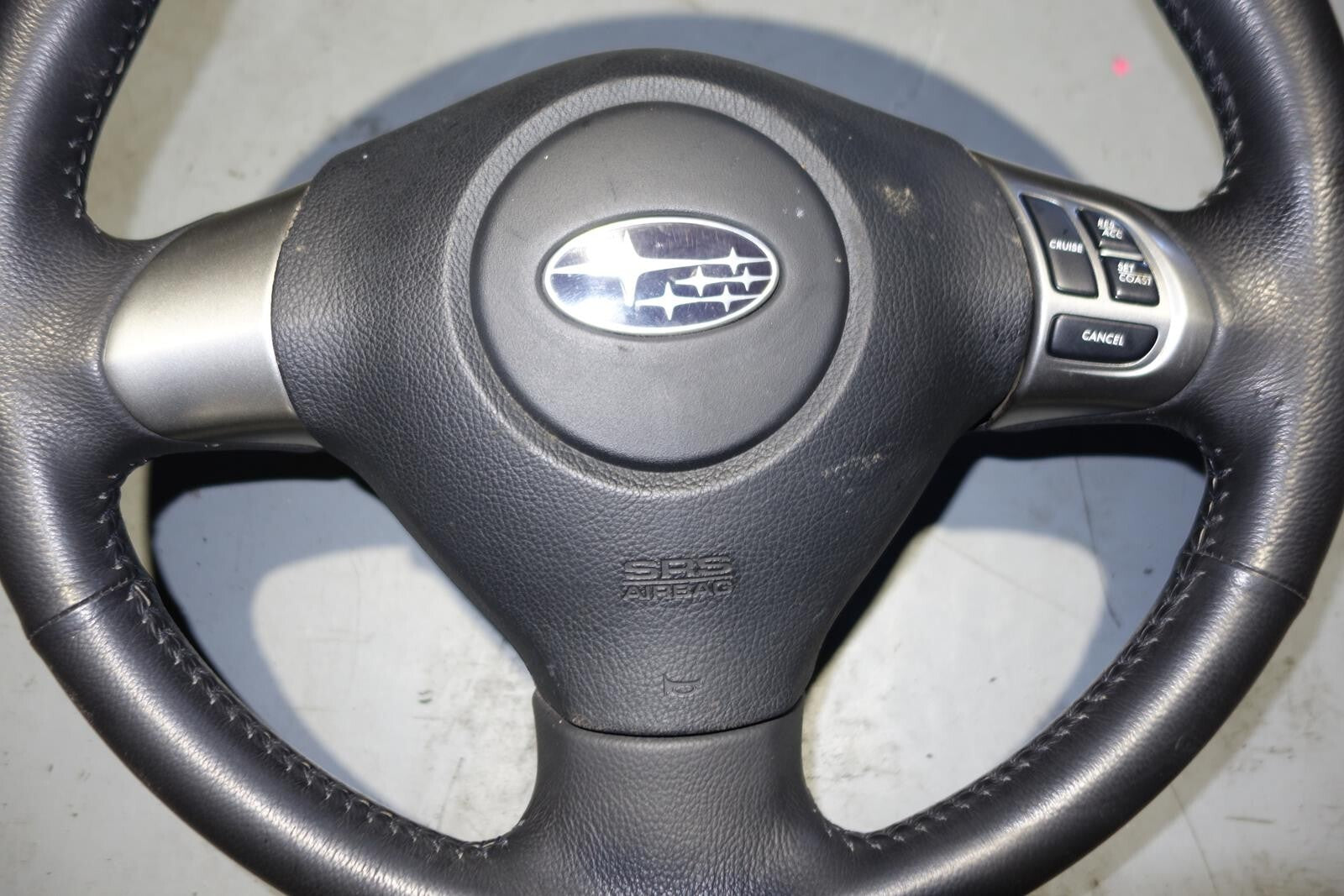 JDM 2005-2009 SUBARU LEGACY & OUTBACK MOMO STEERING WHEEL & HUB 05-2009 MF-1688
