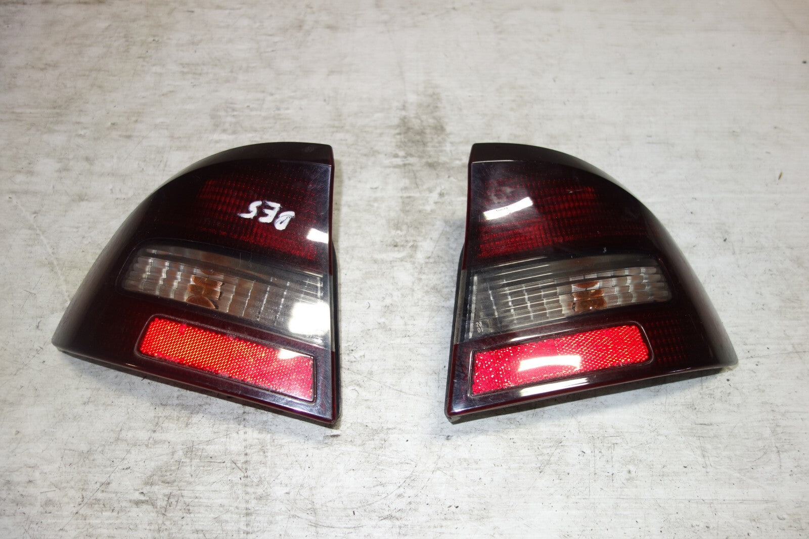 JDM Subaru Legacy Rear Tail Lights Lamps Sedan BE5 2000-2004