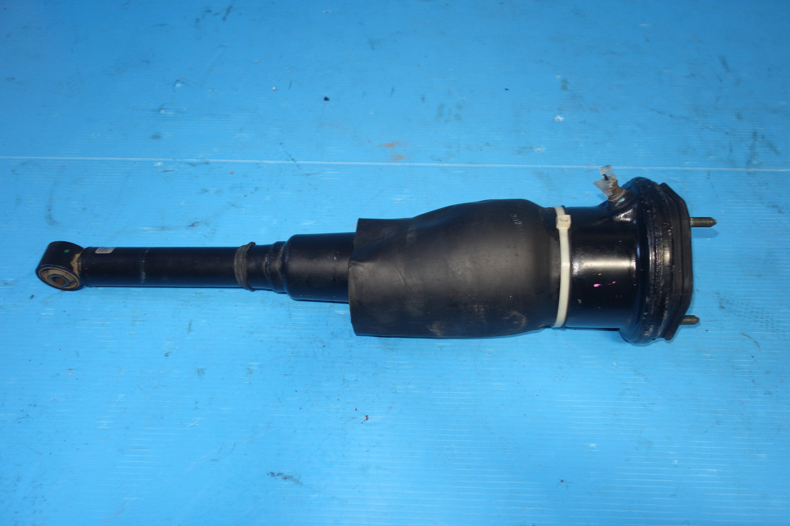 Lexus LS430 Rear Right Passenger Side Air Shock Strut Absorber 2004-2006 JDM