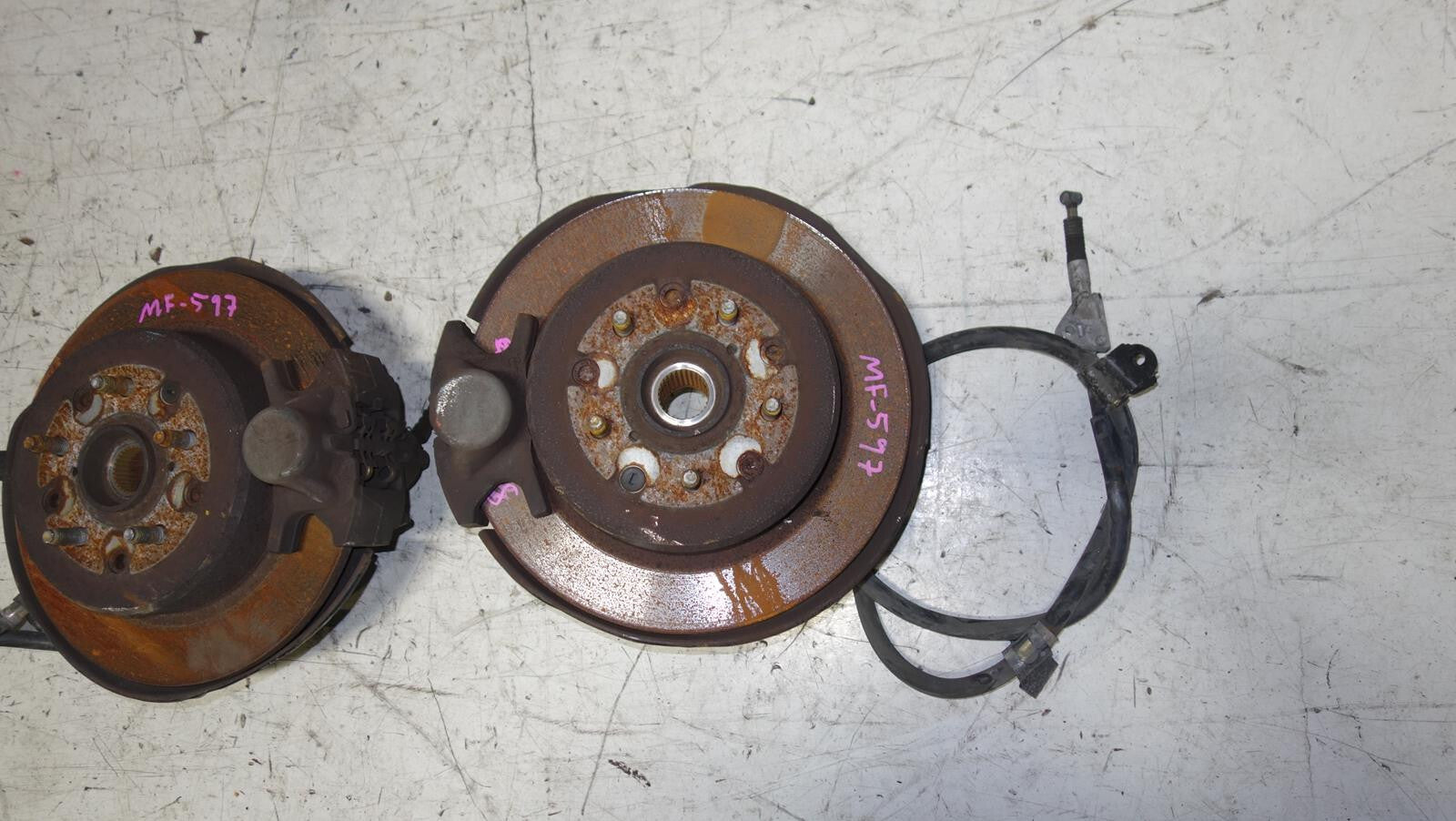 JDM 2000-2005 LEXUS IS300 REAR SPINDLES WHEEL HUBS BEARINGS KNUCKLES SUSPENSION