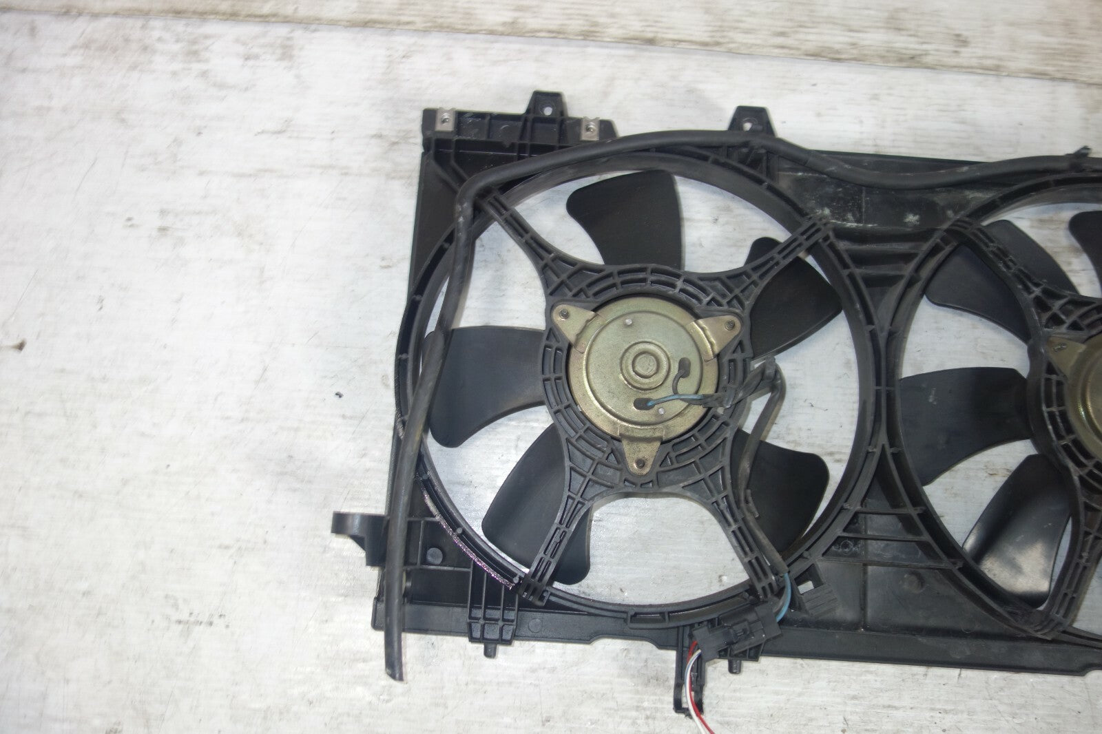 JDM Subaru Forester Radiator Fan Assembly Shroud SG5 2003-2008 Rad Fan OEM