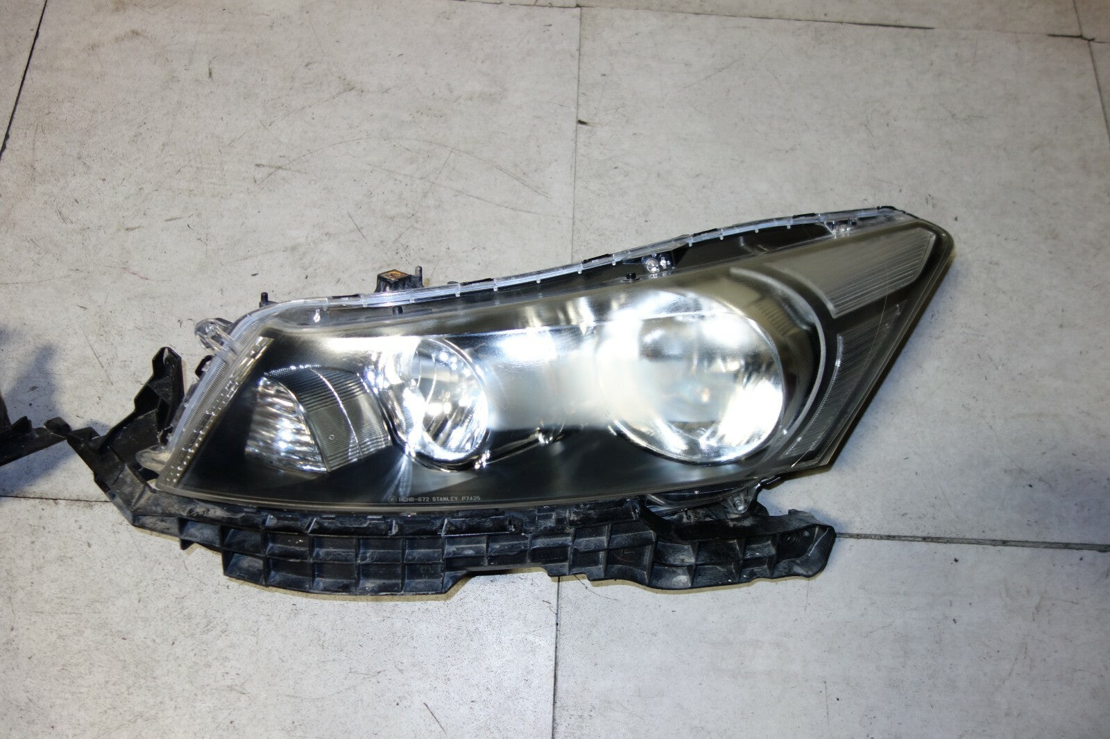 JDM 2008-2012 HONDA ACCORD INSPIRE OEM HID HEAD LIGHTS HEAD LAMPS JAPAN JD-3831
