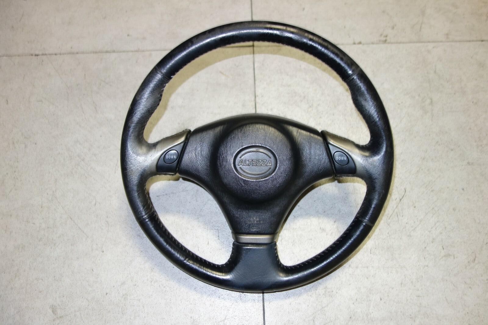 JDM Lexus IS300 / Altezza NEO Steering Wheel Hub SXE10 2001-2005