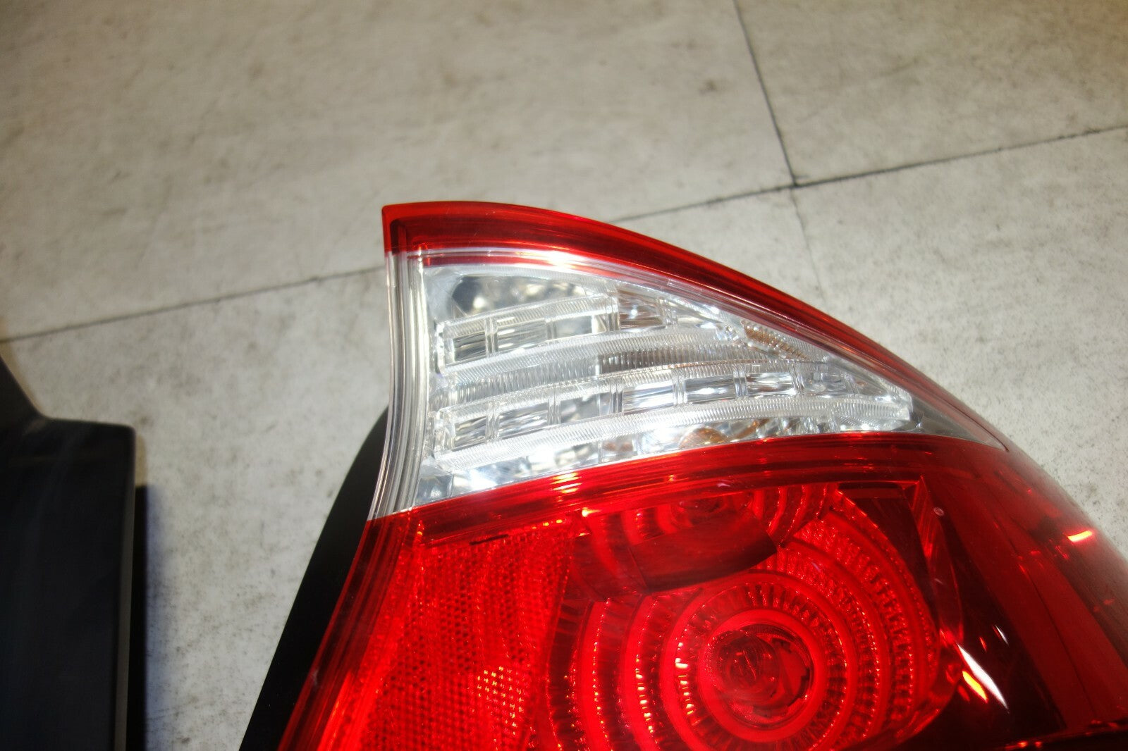 JDM 2005-2009 SUBARU LEGACY BL5 OEM USED TAIL LIGHTS 4 DOOR SEDAN TAIL LAMPS