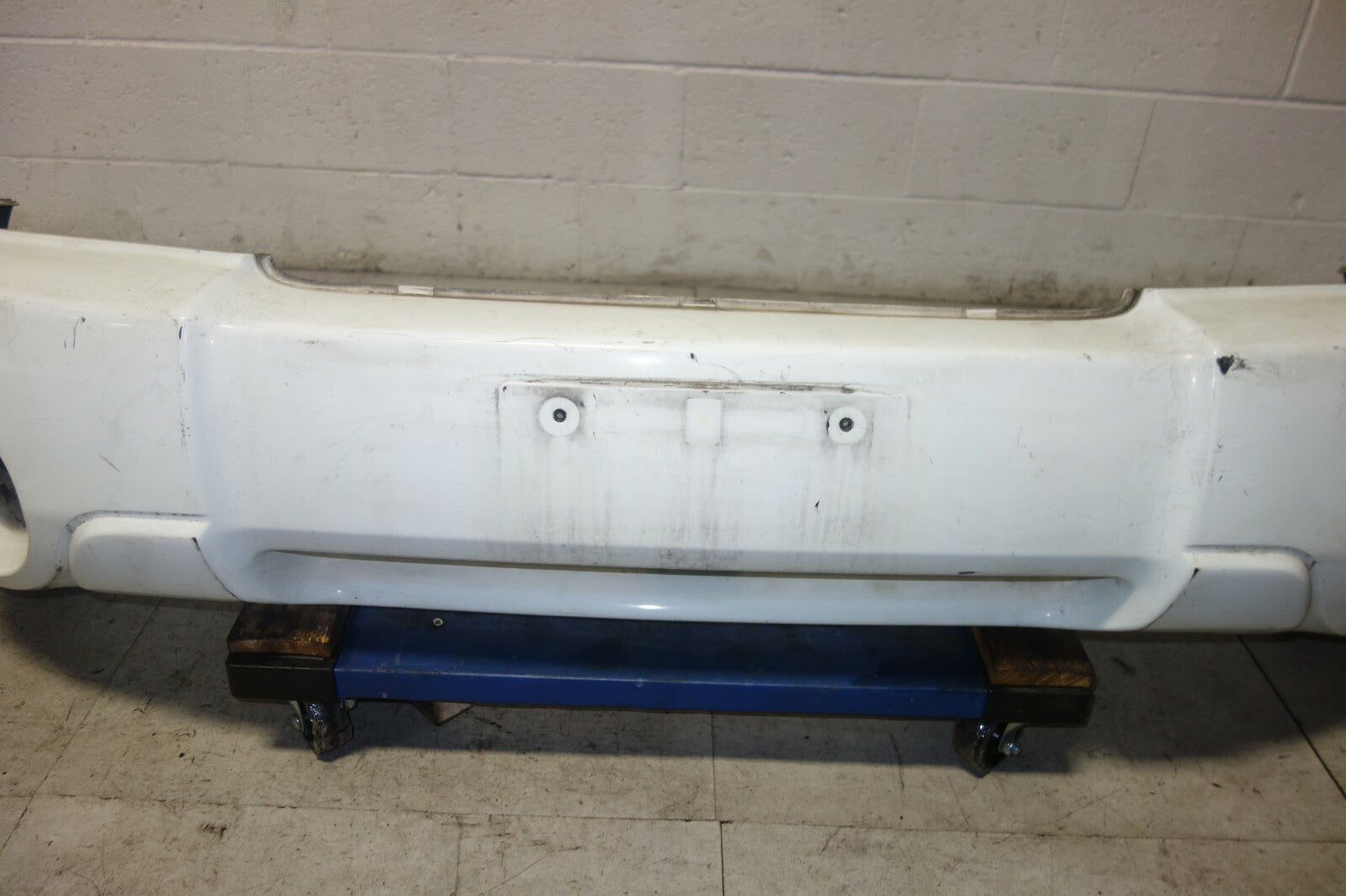 JDM Subaru Forester SG5 Genuine Front Bumper Cover In White 2003-2005