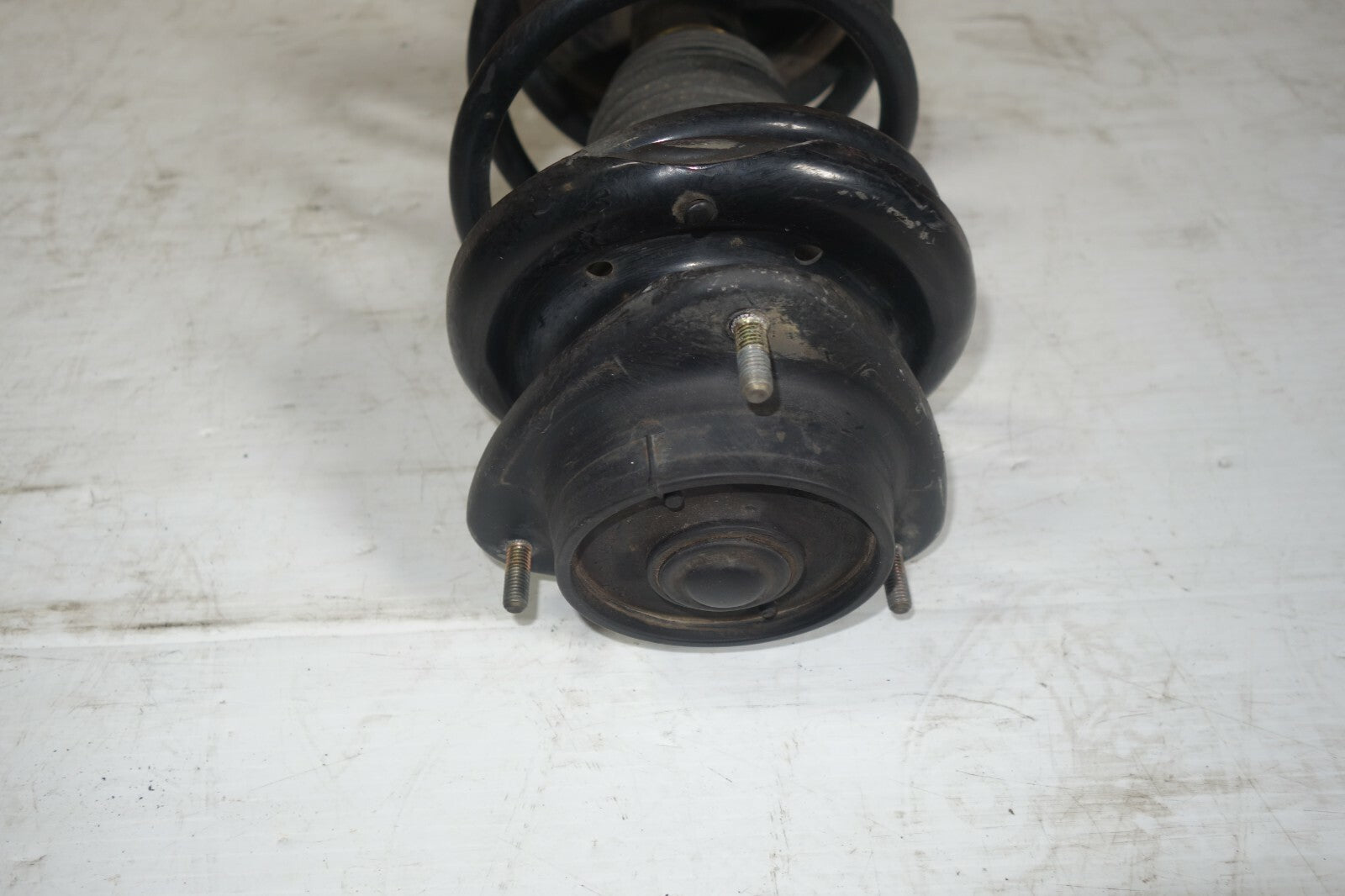 JDM 03-08 SUBARU FORESTER OEM KYB FRONT RIGHT SIDE SHOCK SPRING ASSEMBLY GENUINE