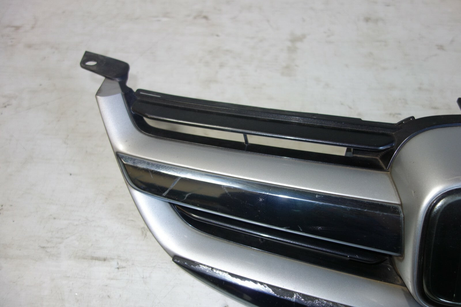 JDM Acura RL Honda Legend Front Grille 2005 2006 2007 2008 OEM Made in Japan Kb1