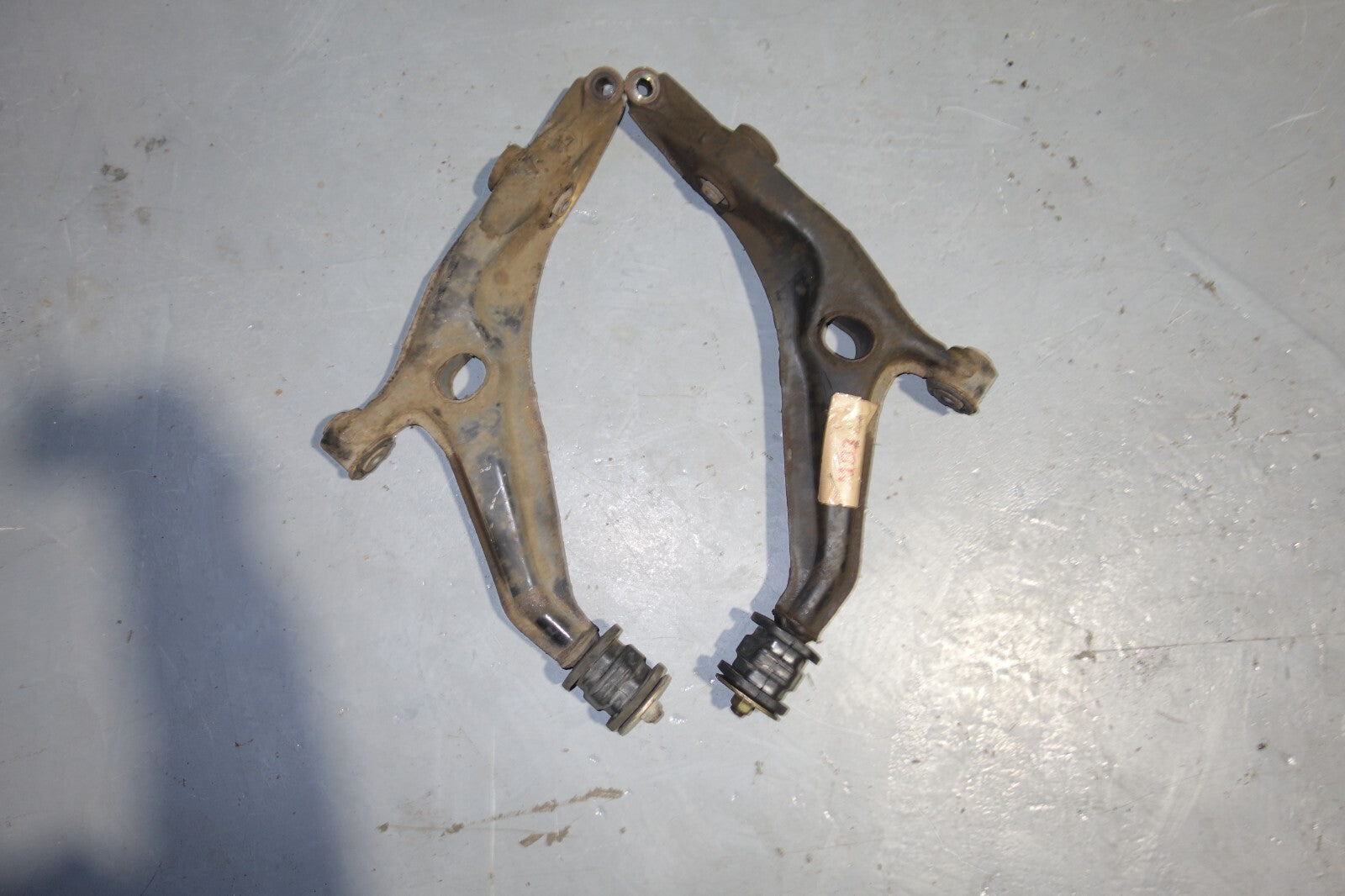 JDM 1996-2000 HONDA DOMANI OEM GENUINE FRONT LOWER CONTROL ARM MB3 MB4 PAIR