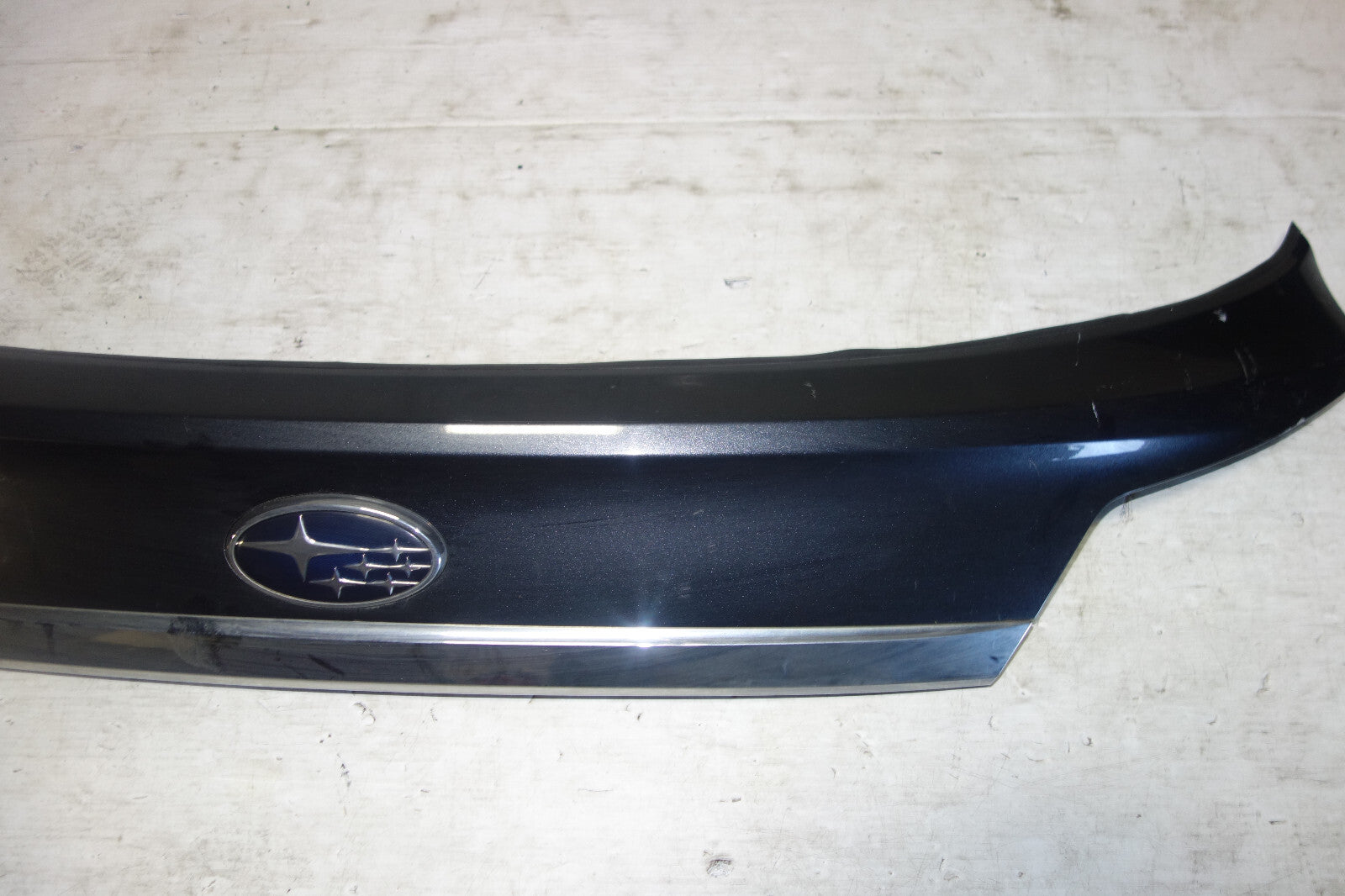 JDM Subaru Legacy BR9 Wagon Tail Gate Rear Garnish 2010 2011 2012 2013 2014
