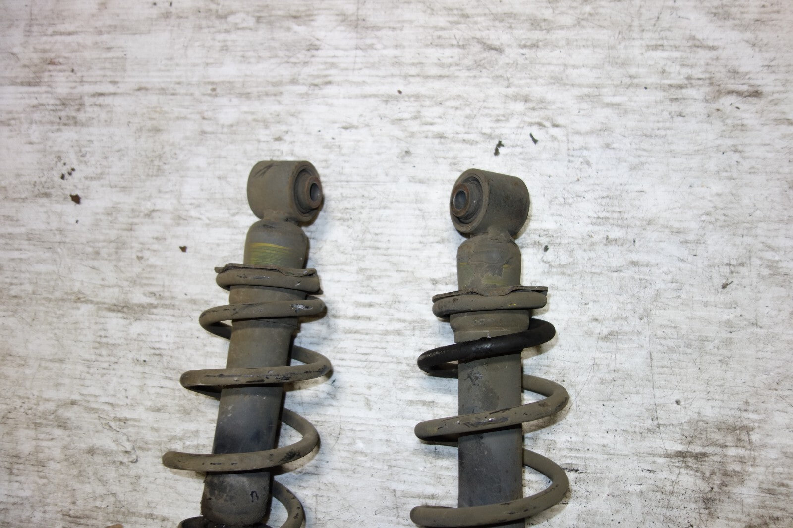 JDM 2000-2005 TOYOTA CELICA REAR SHOCKS STRUTS COIL SPRING LEFT & RIGHT