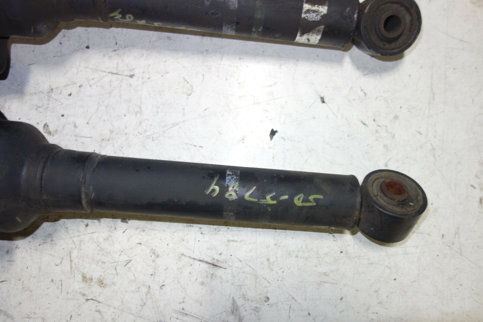 Lexus LS430 Rear Left + Right Air Shocks Struts Absorbers 2001-2006 Pair JDM
