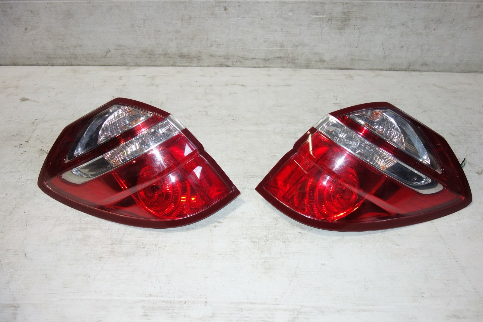 JDM SUBARU LEGACY OUTBACK KOUKI OEM USED TAIL LIGHTS TAIL LAMPS 2005-2009