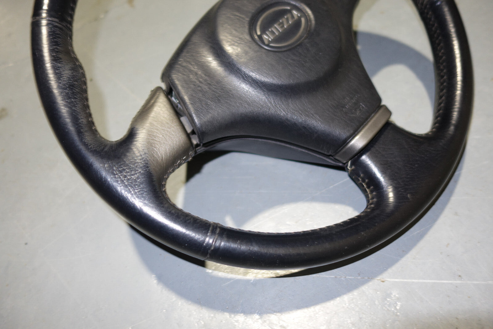 JDM Toyota Altezza Lexus IS300 Steering Wheel SXE10 2001 2002 2003 2004 2005