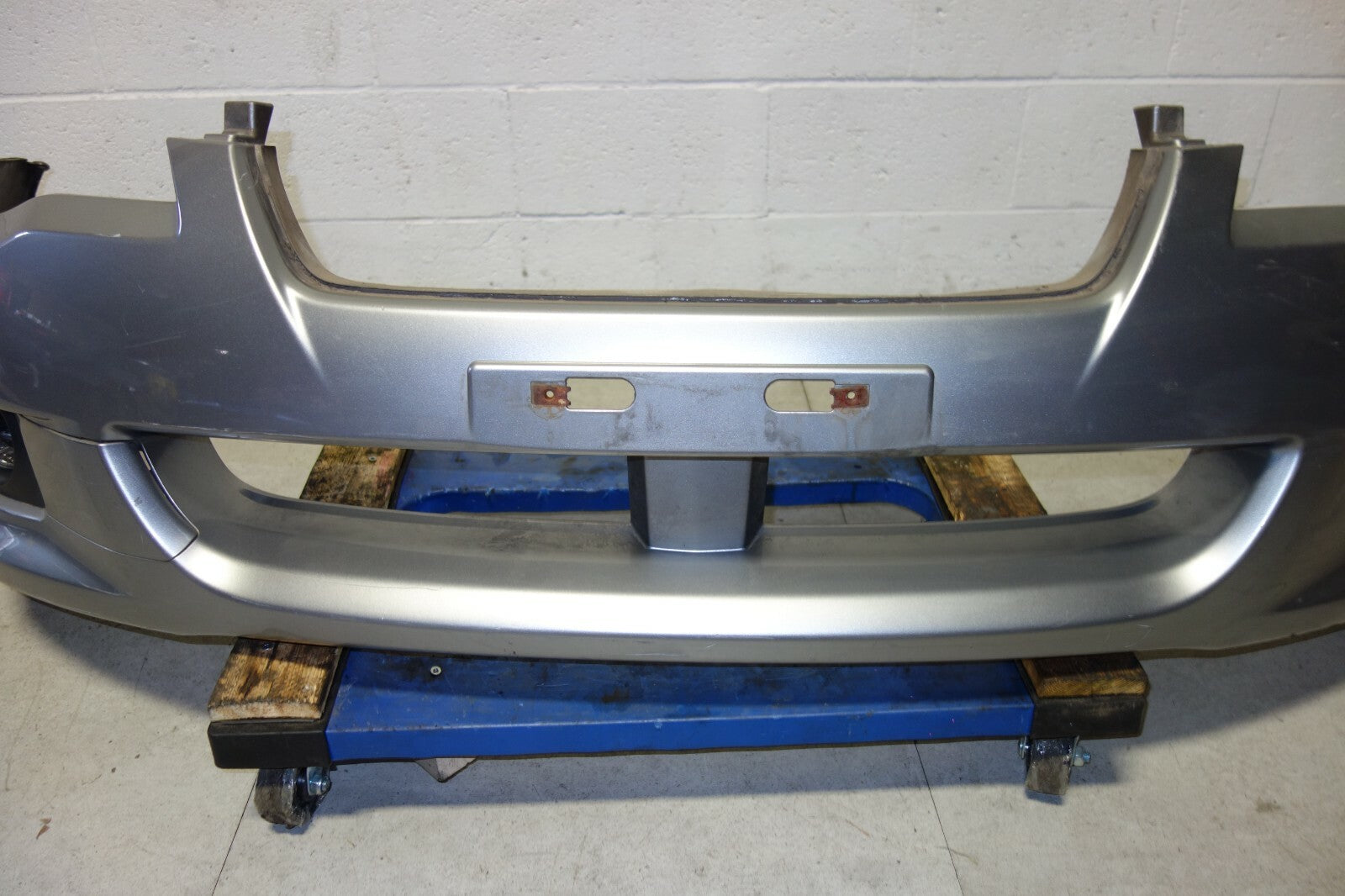 JDM 2008-2009 SUBARU LEGACY FRONT BUMPER COVER WITH FOG LIGHTS BP9 2008-2009