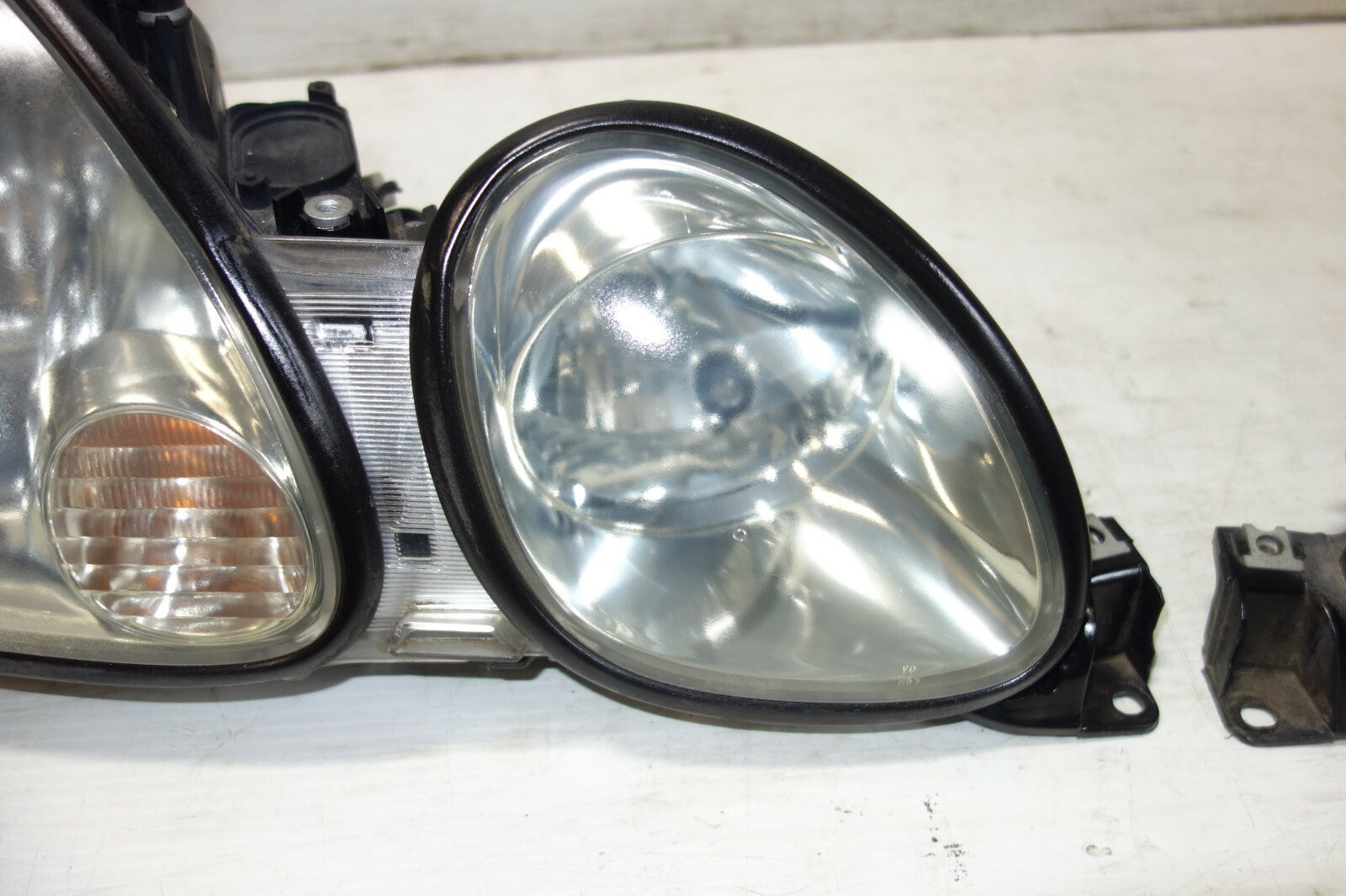 JDM Lexus GS300 Headlights GS400 OEM HiD Lamps Pair Left Right JZS161 1998-2005