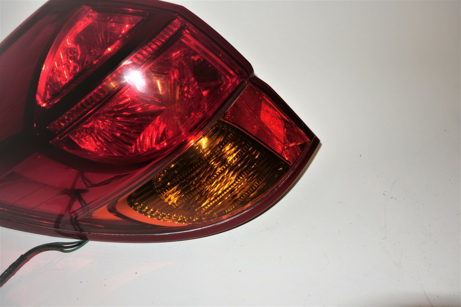 Subaru Legacy / Outback Wagon Left Tail Light Lamp Genuine 84201AG11A 2005-2007