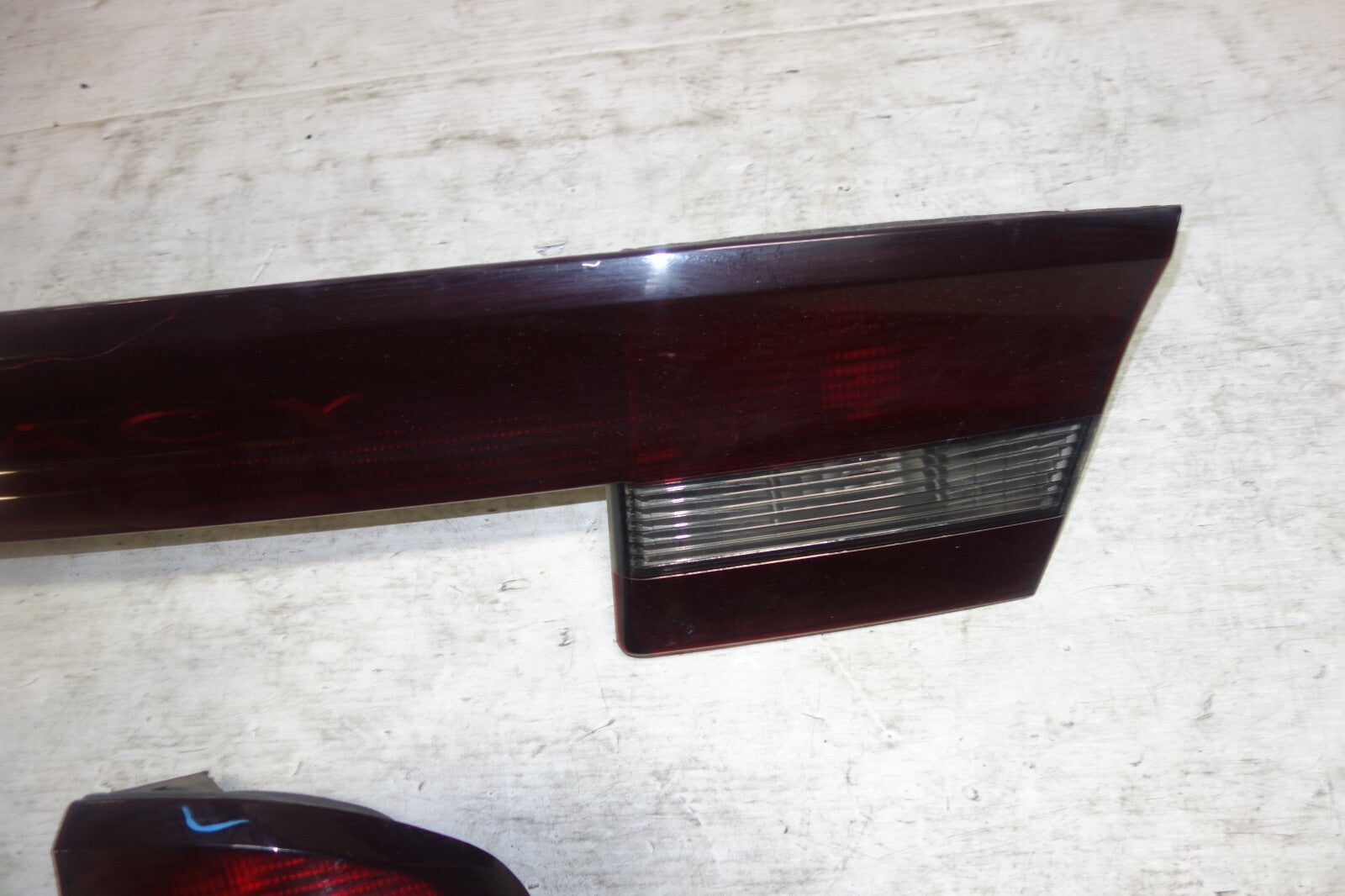 JDM Subaru Legacy Sedan Taillights BE5 Left & Right 2000-2004 Garnish
