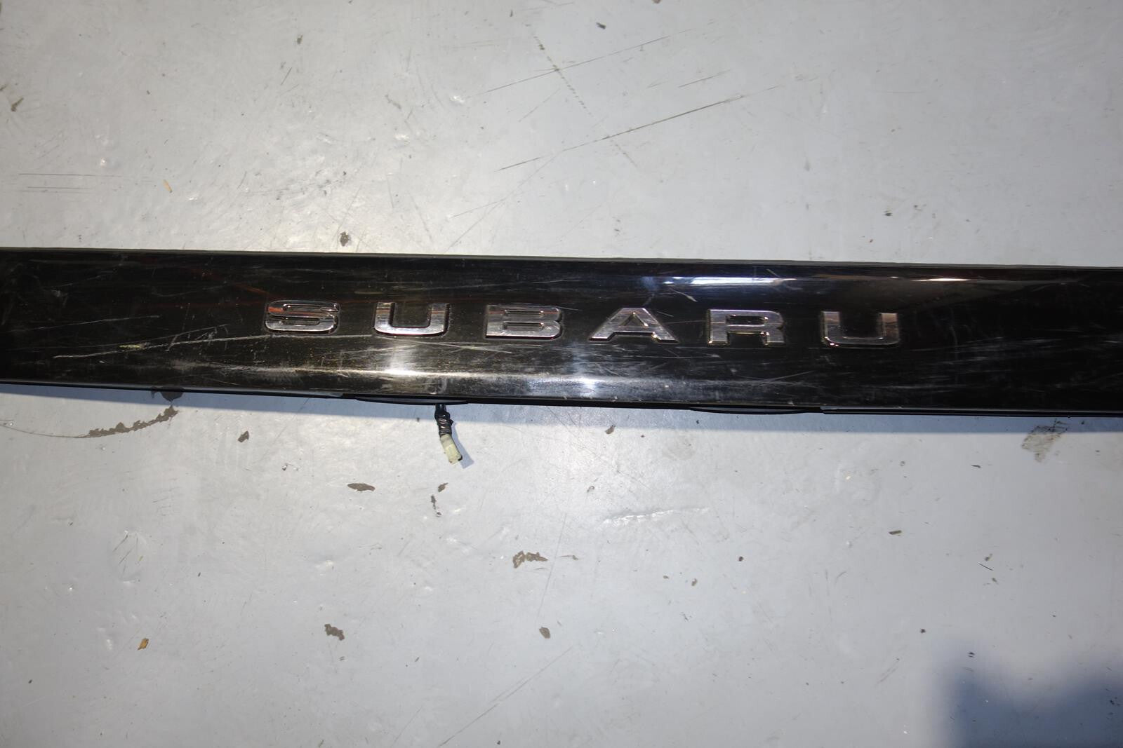 JDM Subaru Forester STi SG9 Rear Center Garnish Middle Wing Spoiler 2003-2005