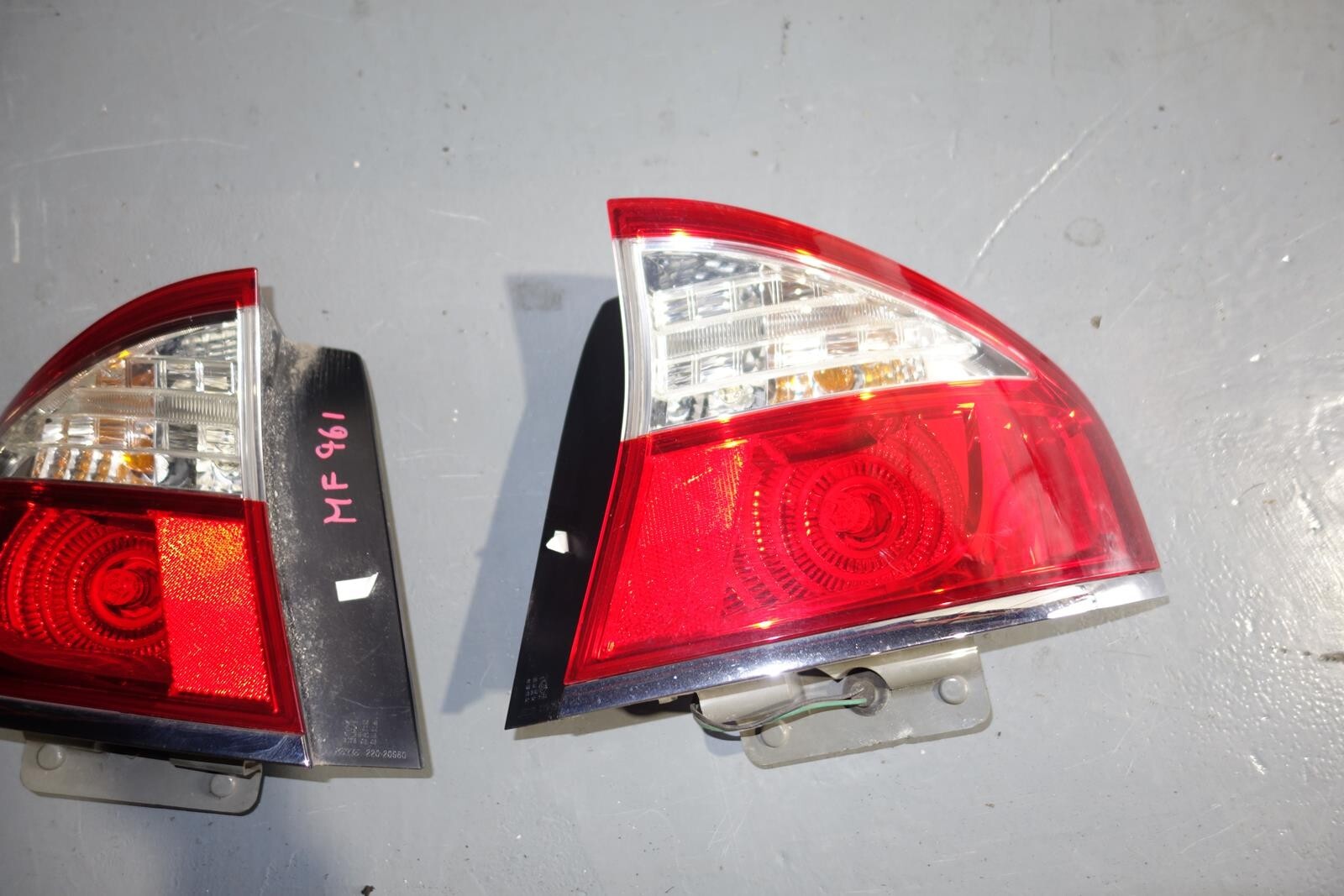 JDM 2005-2009 SUBARU LEGACY BL5 OEM USED TAIL LIGHTS 4 DOOR SEDAN TAIL LAMPS