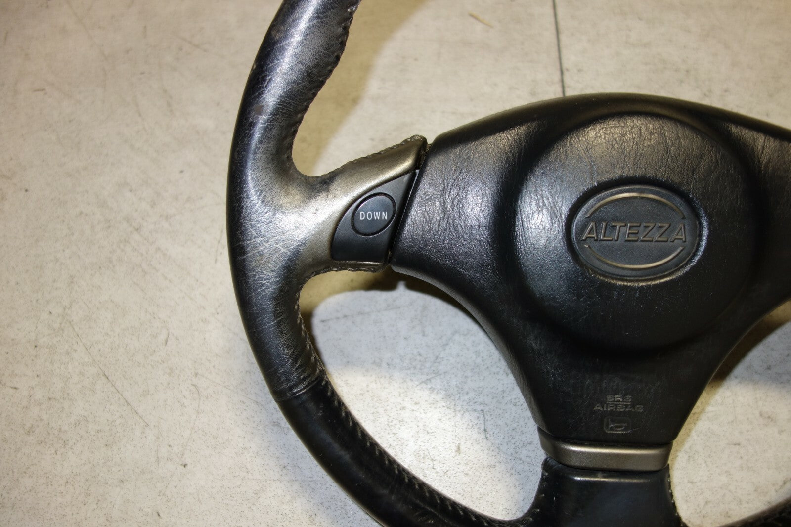 JDM Lexus IS300 / Altezza NEO Steering Wheel Hub SXE10 2001-2005