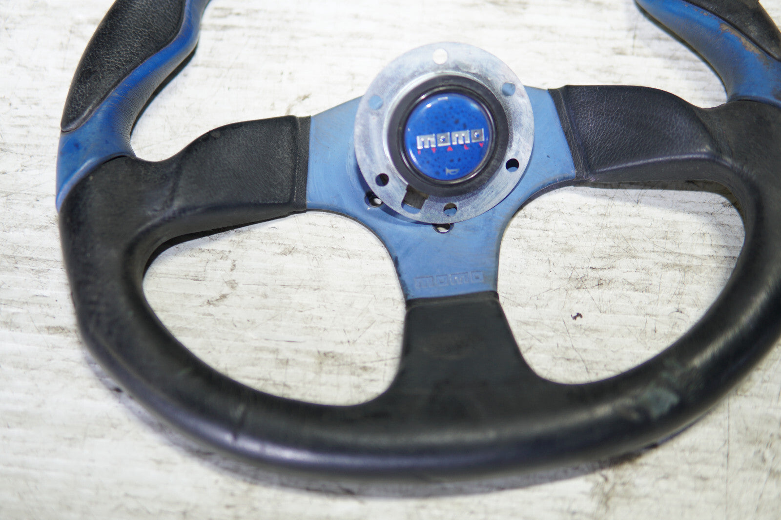 JDM Lexus IS300 / Altezza SXE10 Momo Steering Wheel 2001-2005 #MF-513