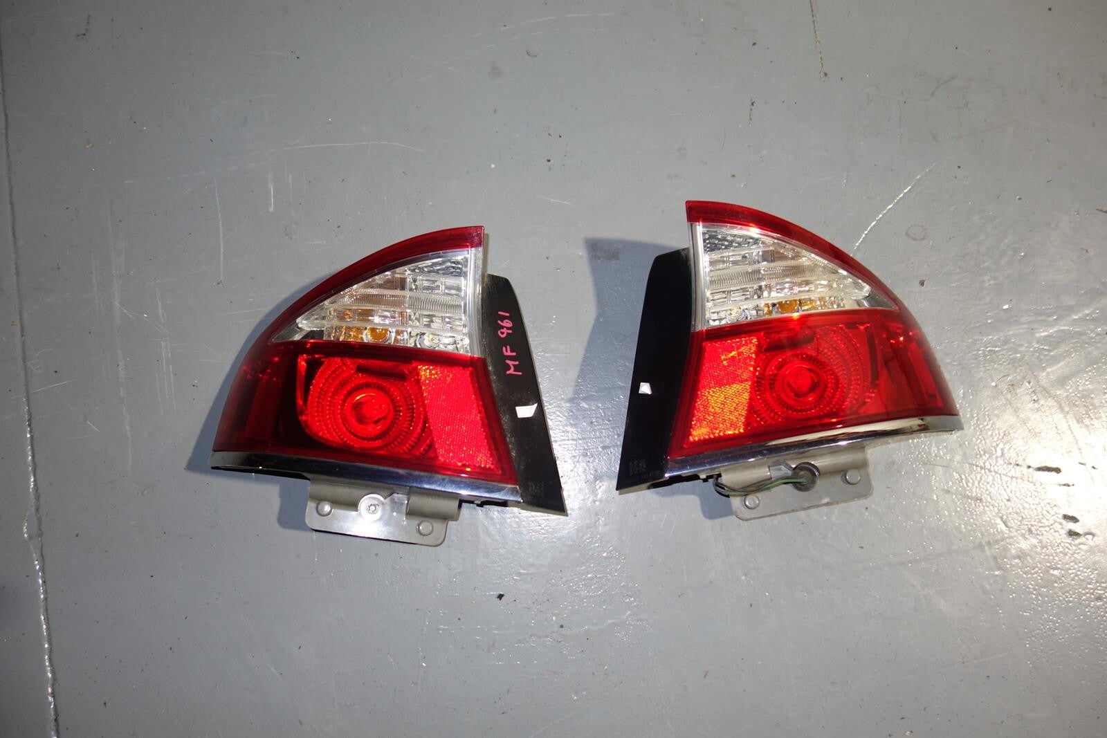 JDM 2005-2009 SUBARU LEGACY BL5 OEM USED TAIL LIGHTS 4 DOOR SEDAN TAIL LAMPS