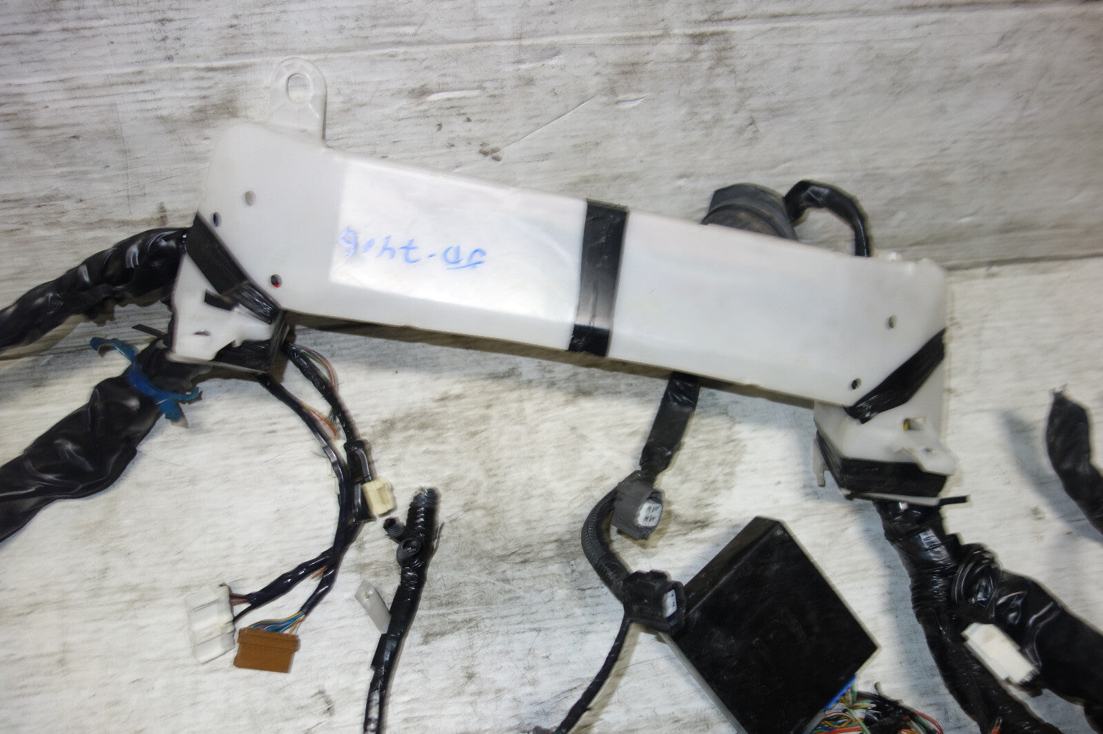 JDM Subaru WRX Forester EJ205 AVCS Turbo Computer Wire Harness Wiring 22611AK000