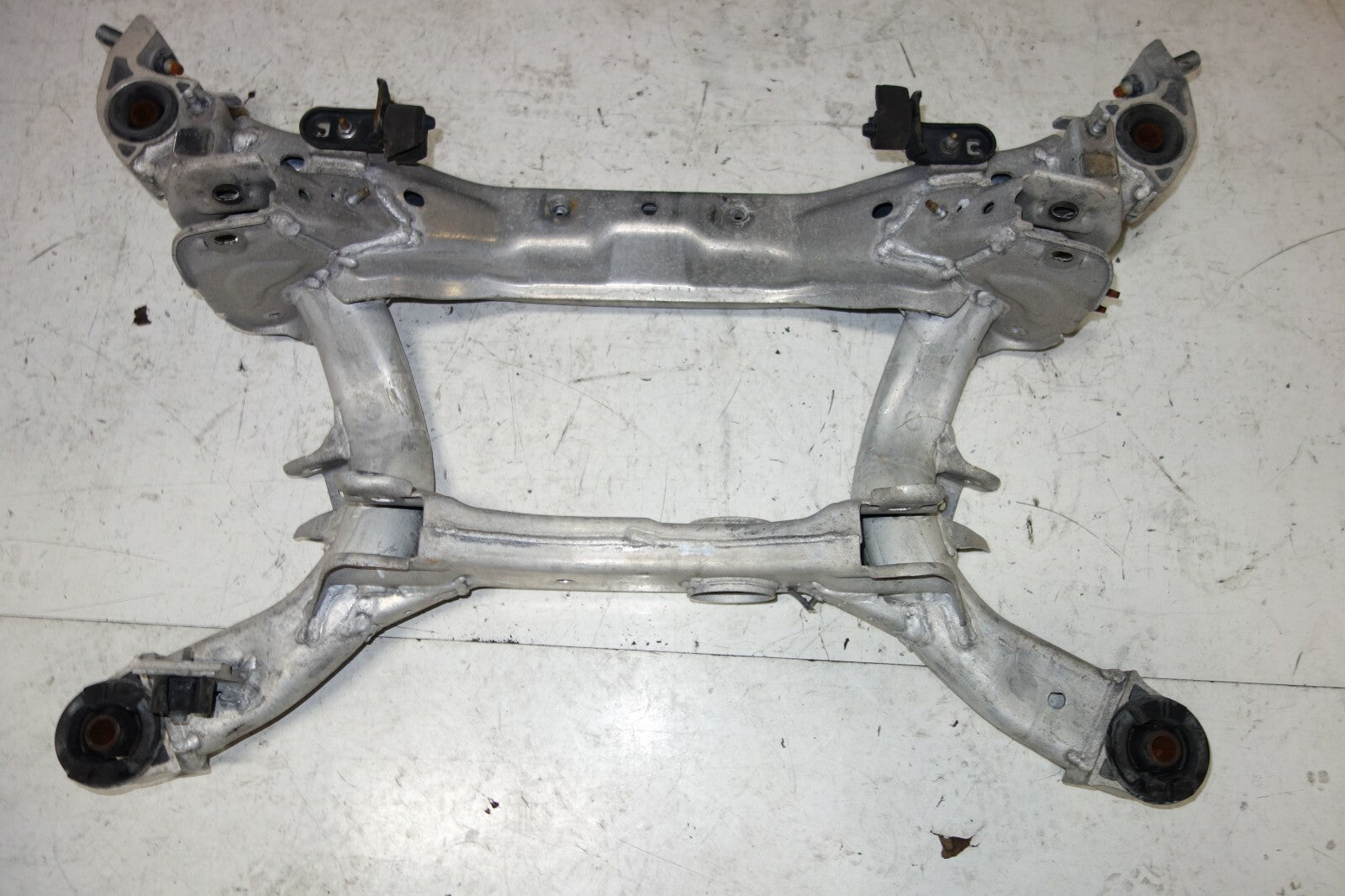 JDM Infiniti G35 Coupe Nissan 350z Rear Subframe Cradle 2003-2009 OEM Japan